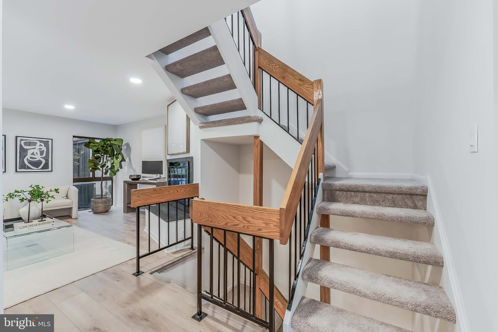 RESTON - Residential