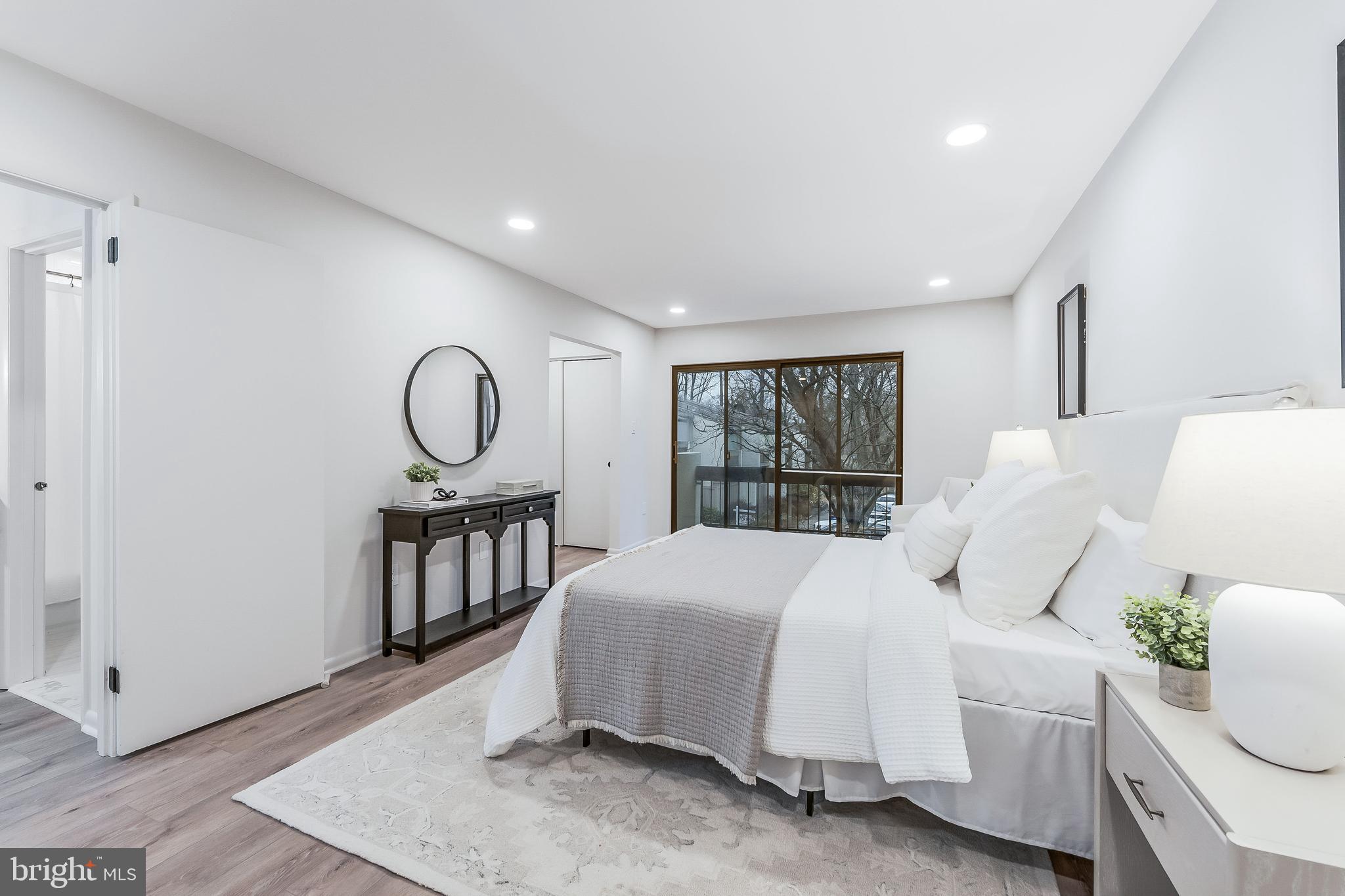 RESTON - Residential