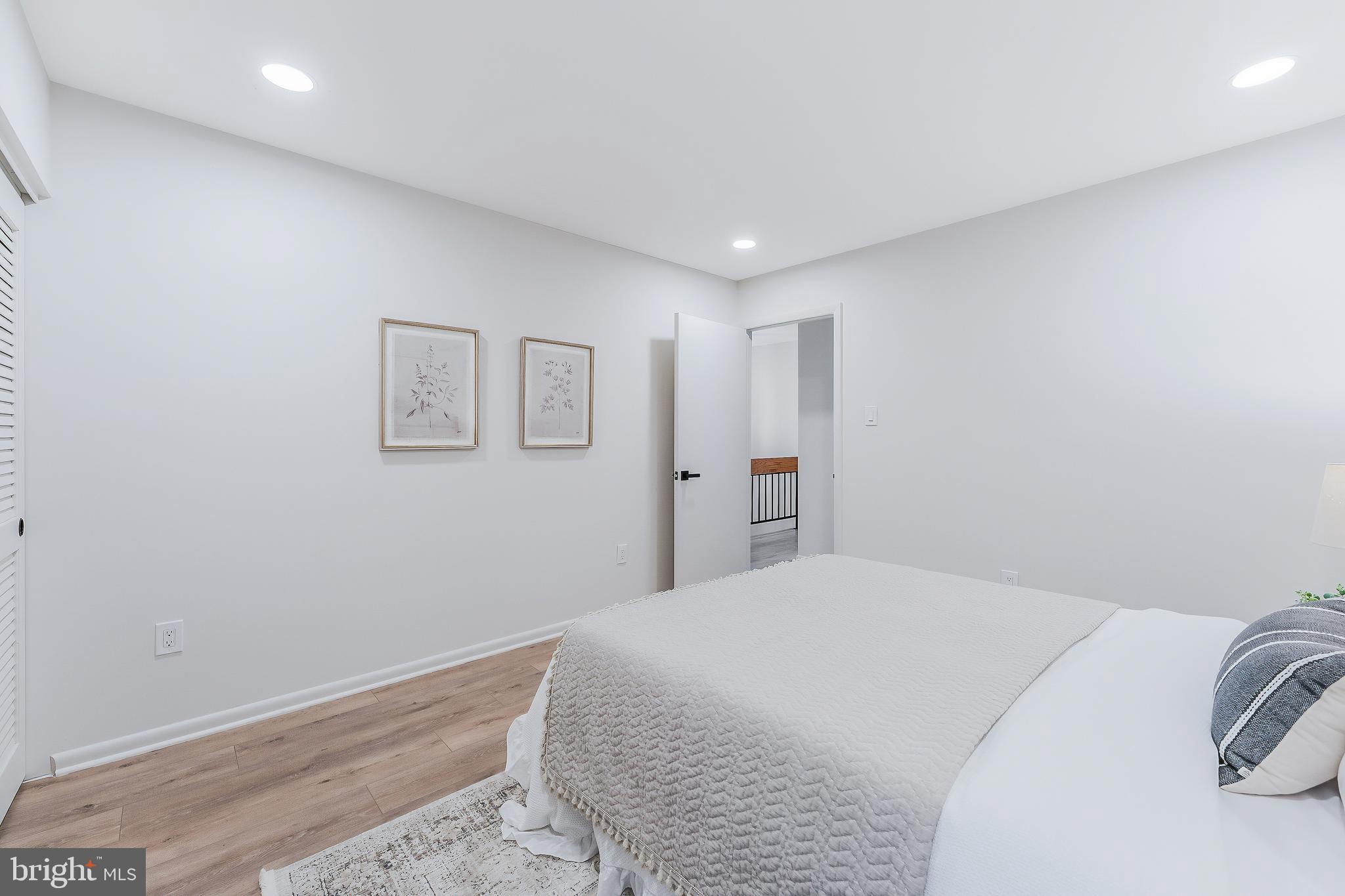 RESTON - Residential