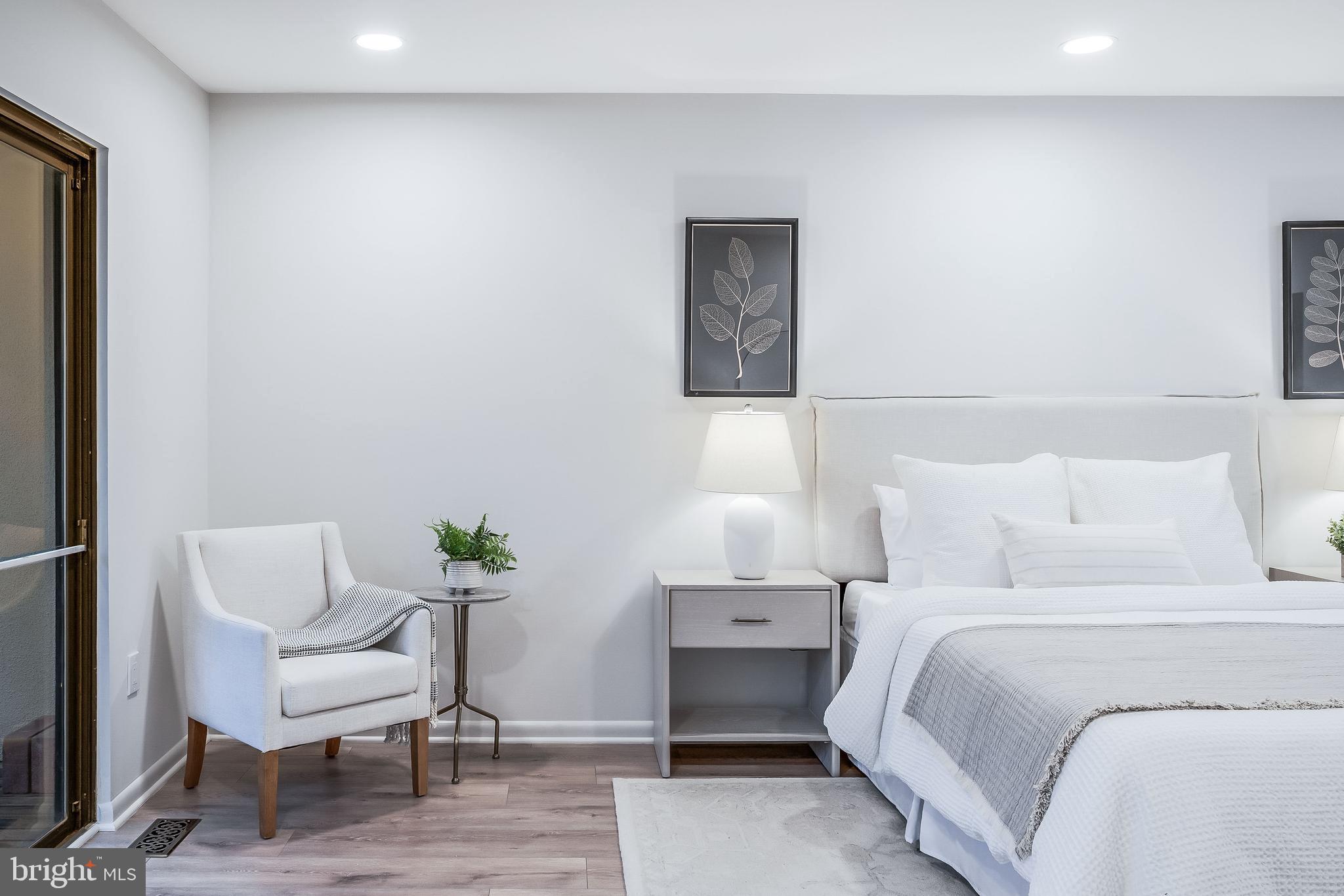 RESTON - Residential