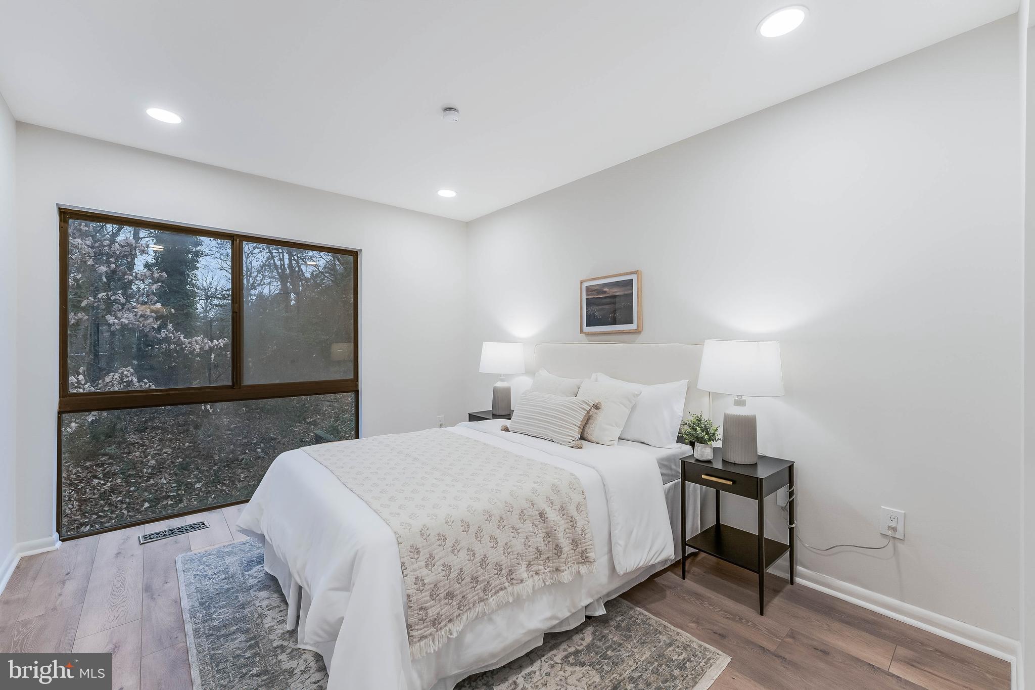 RESTON - Residential