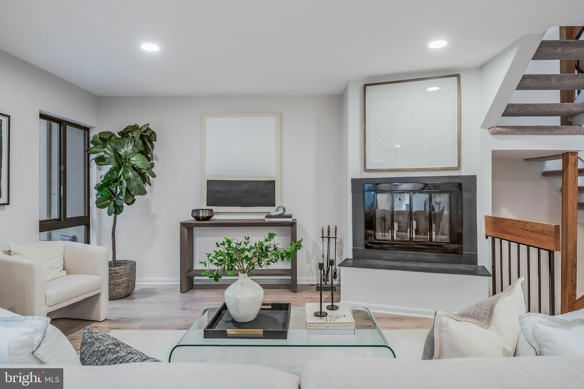 RESTON - Residential