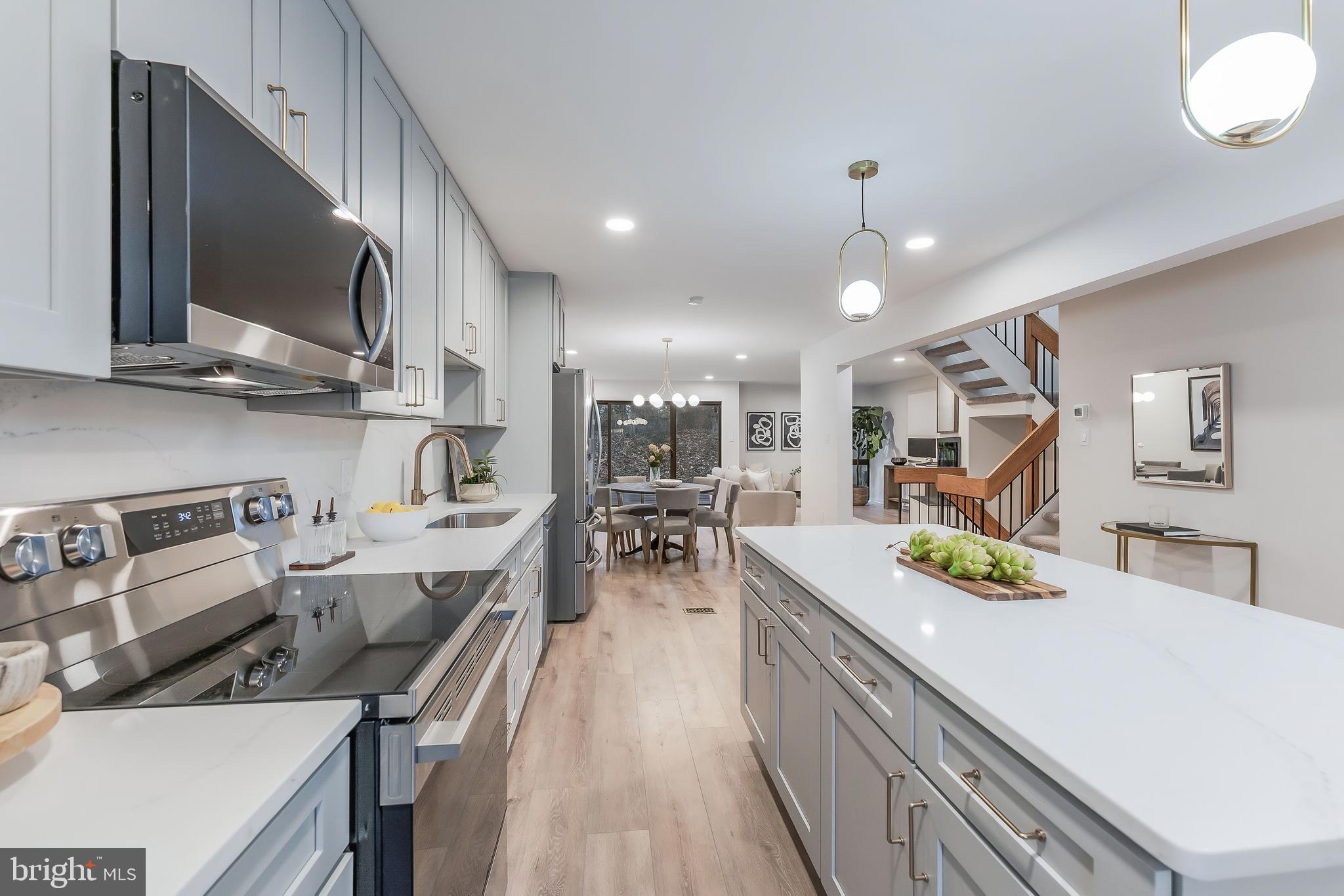 RESTON - Residential