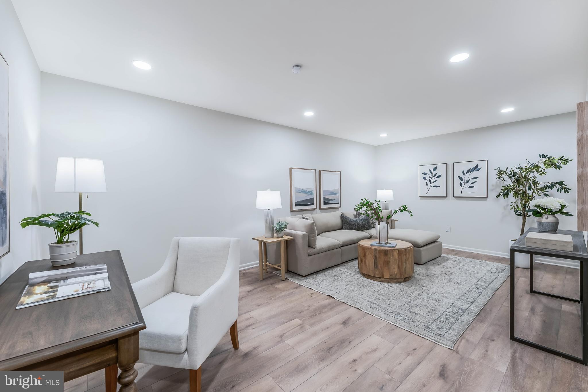 RESTON - Residential