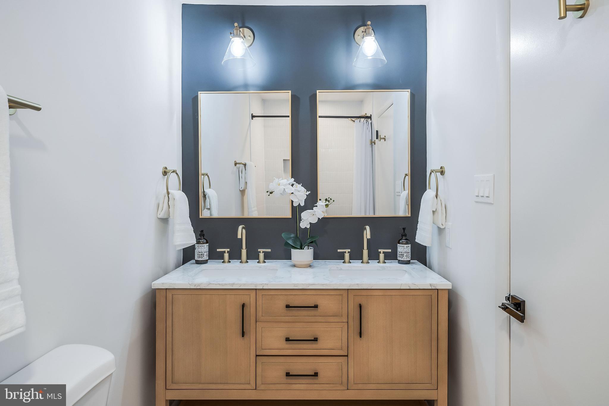 RESTON - Residential