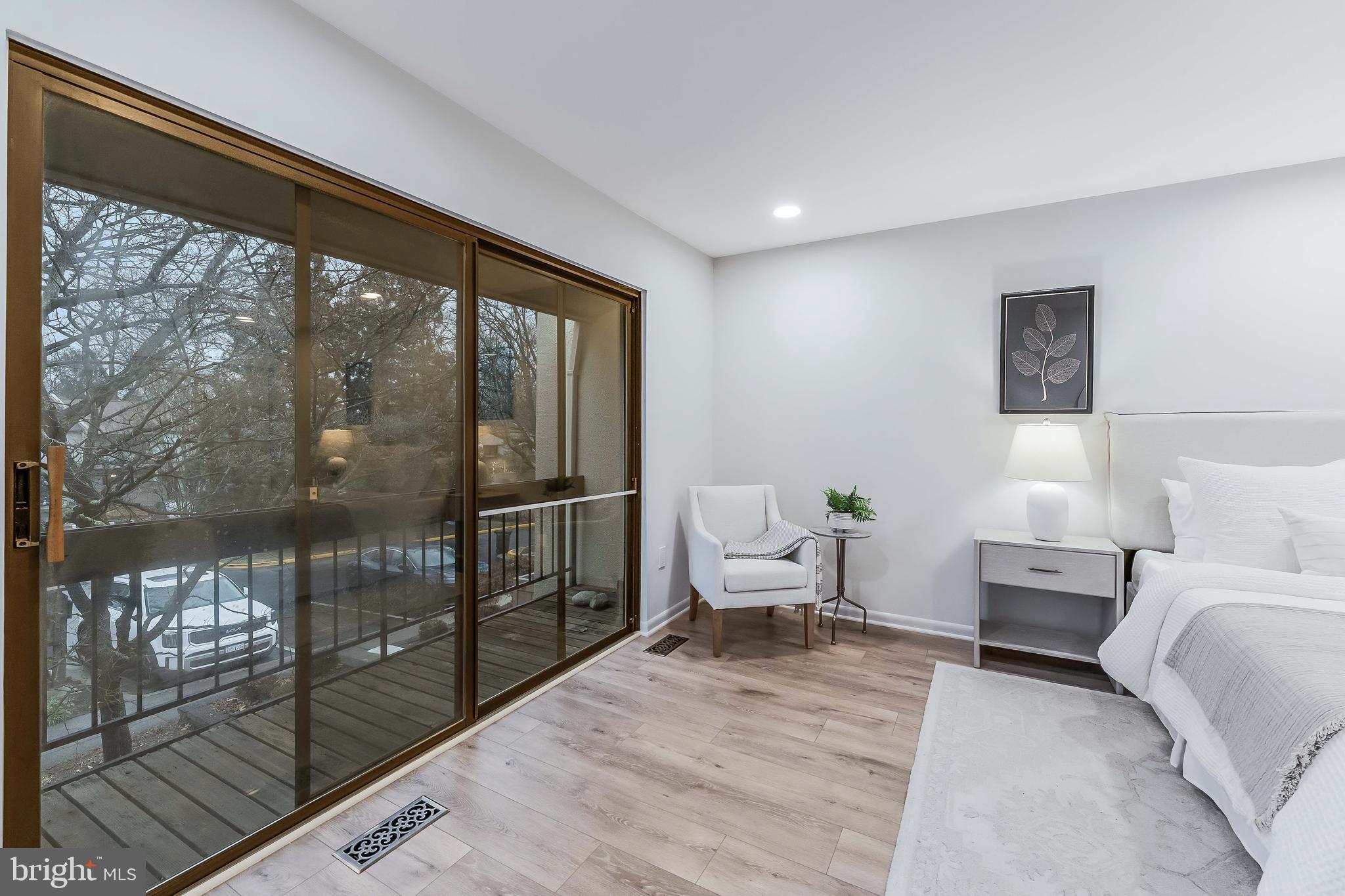 RESTON - Residential