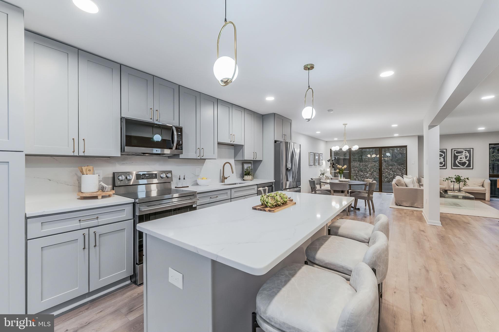 RESTON - Residential