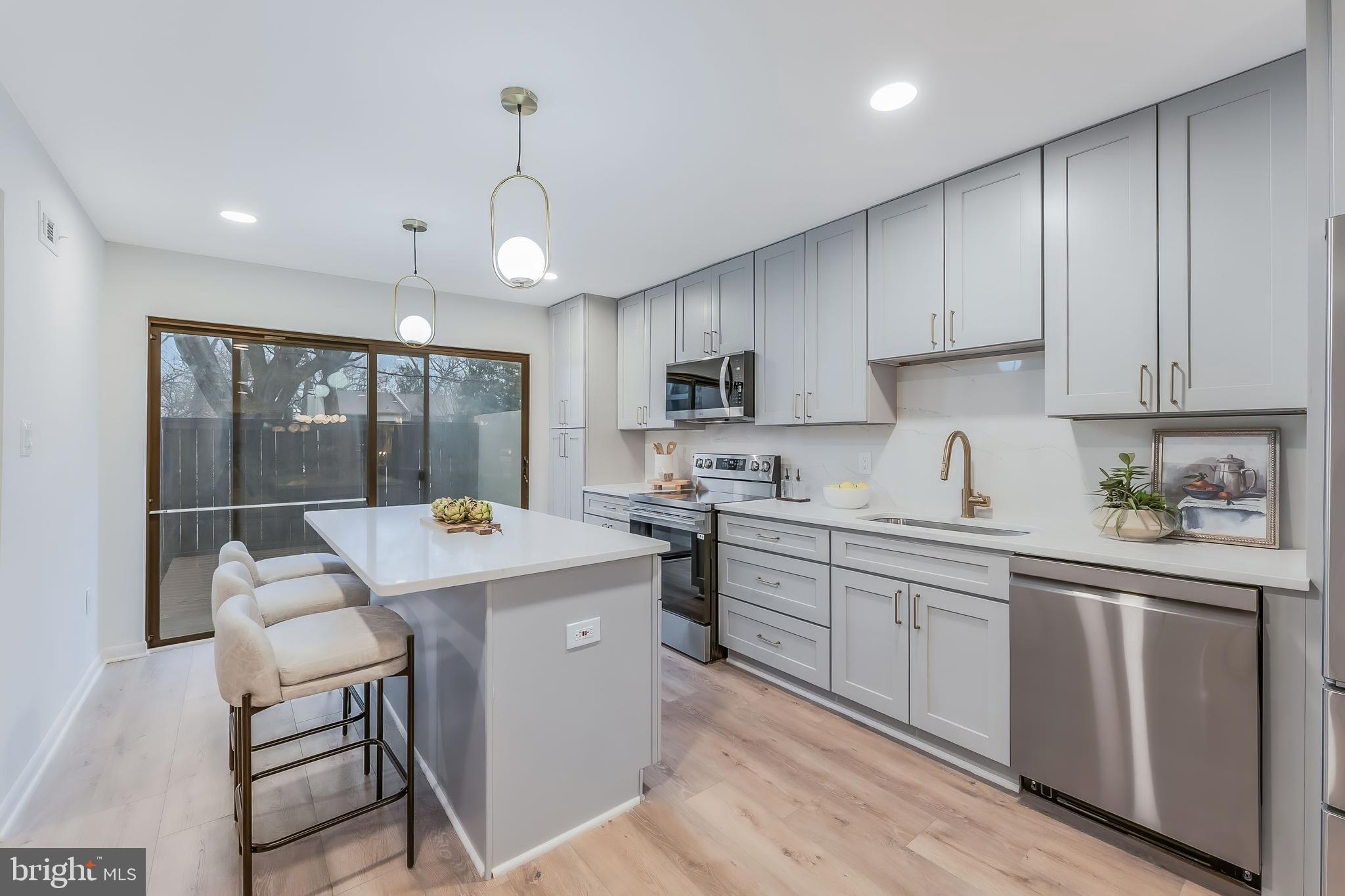 RESTON - Residential