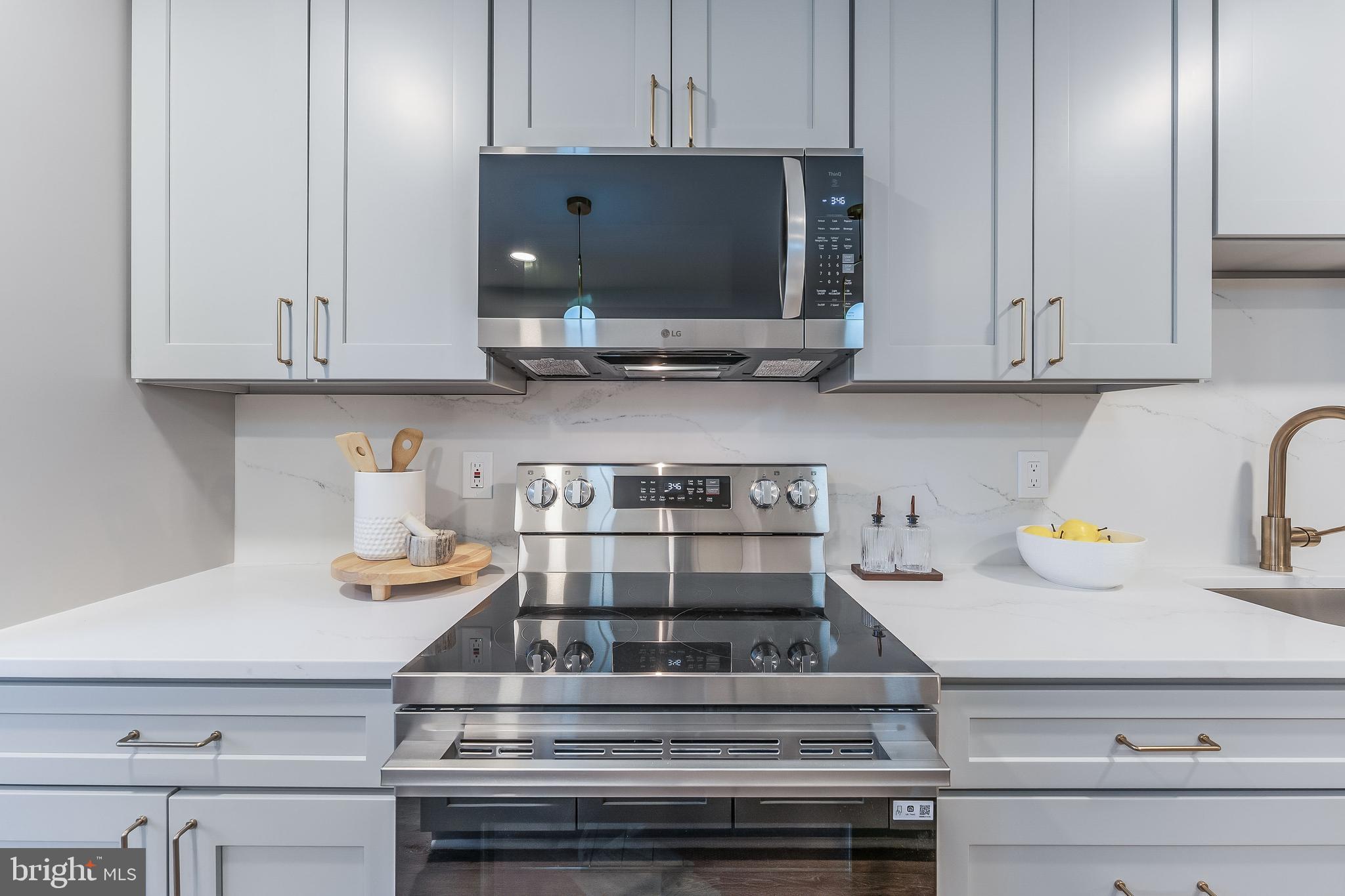 RESTON - Residential