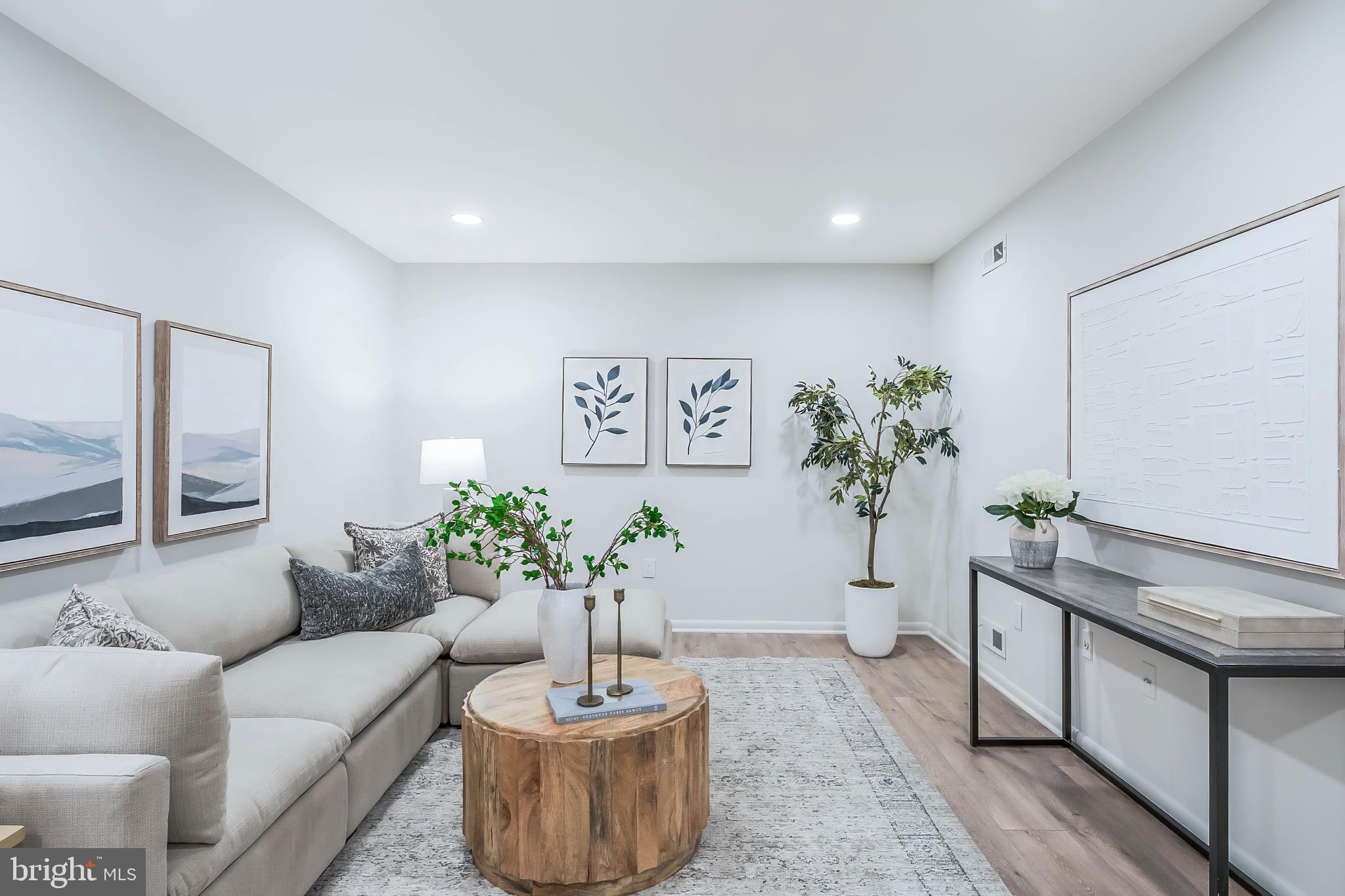 RESTON - Residential