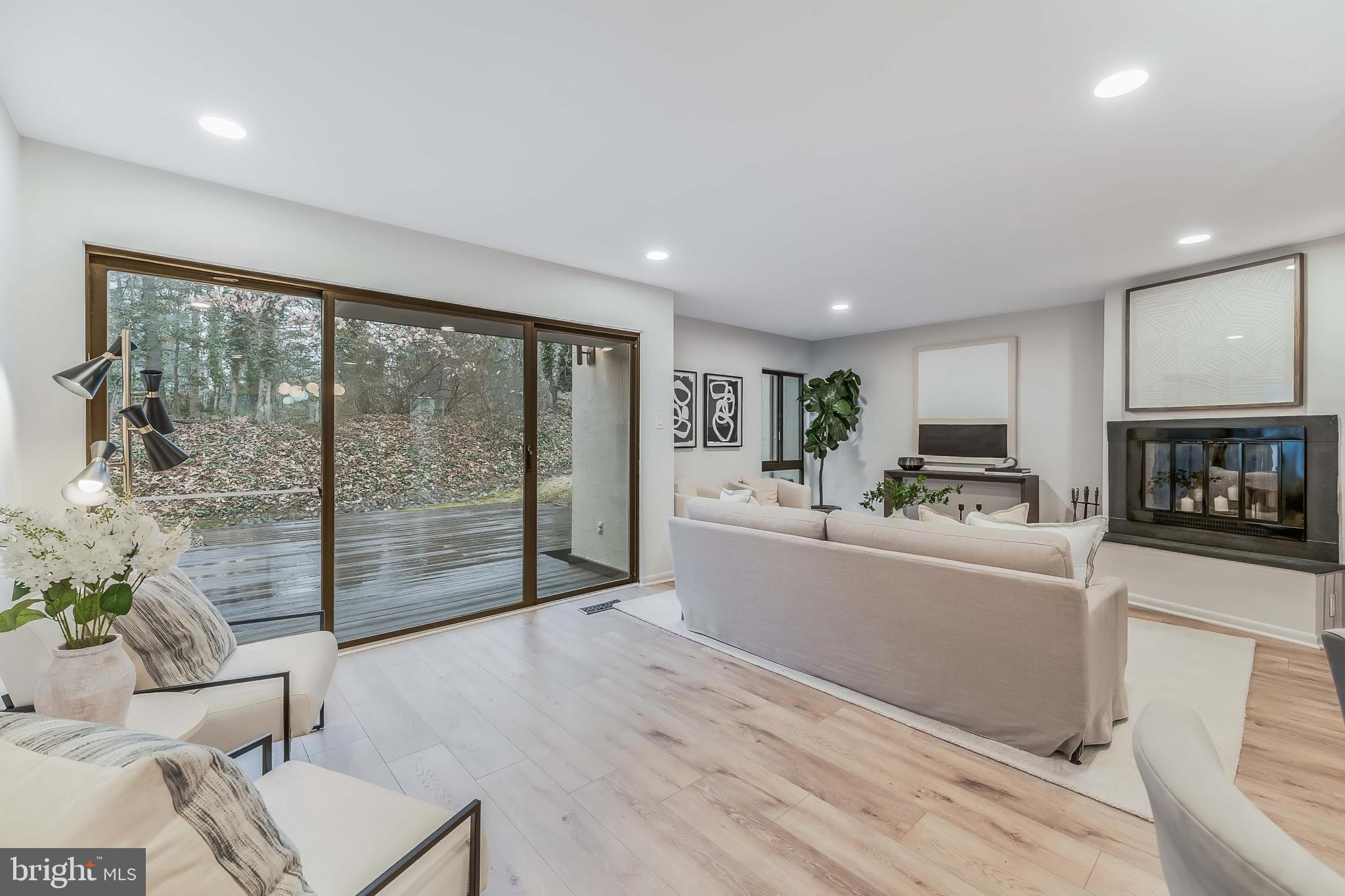 RESTON - Residential