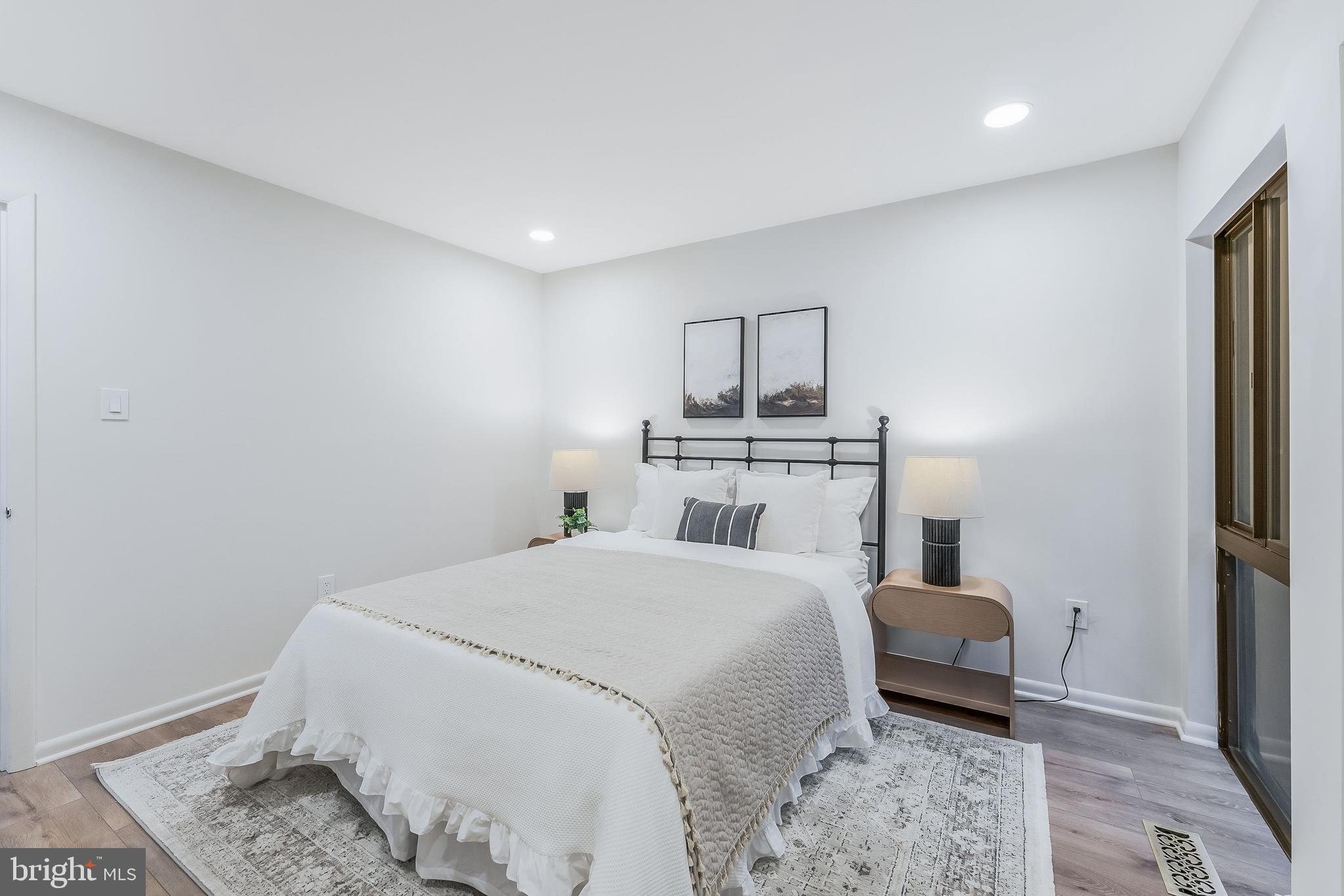 RESTON - Residential