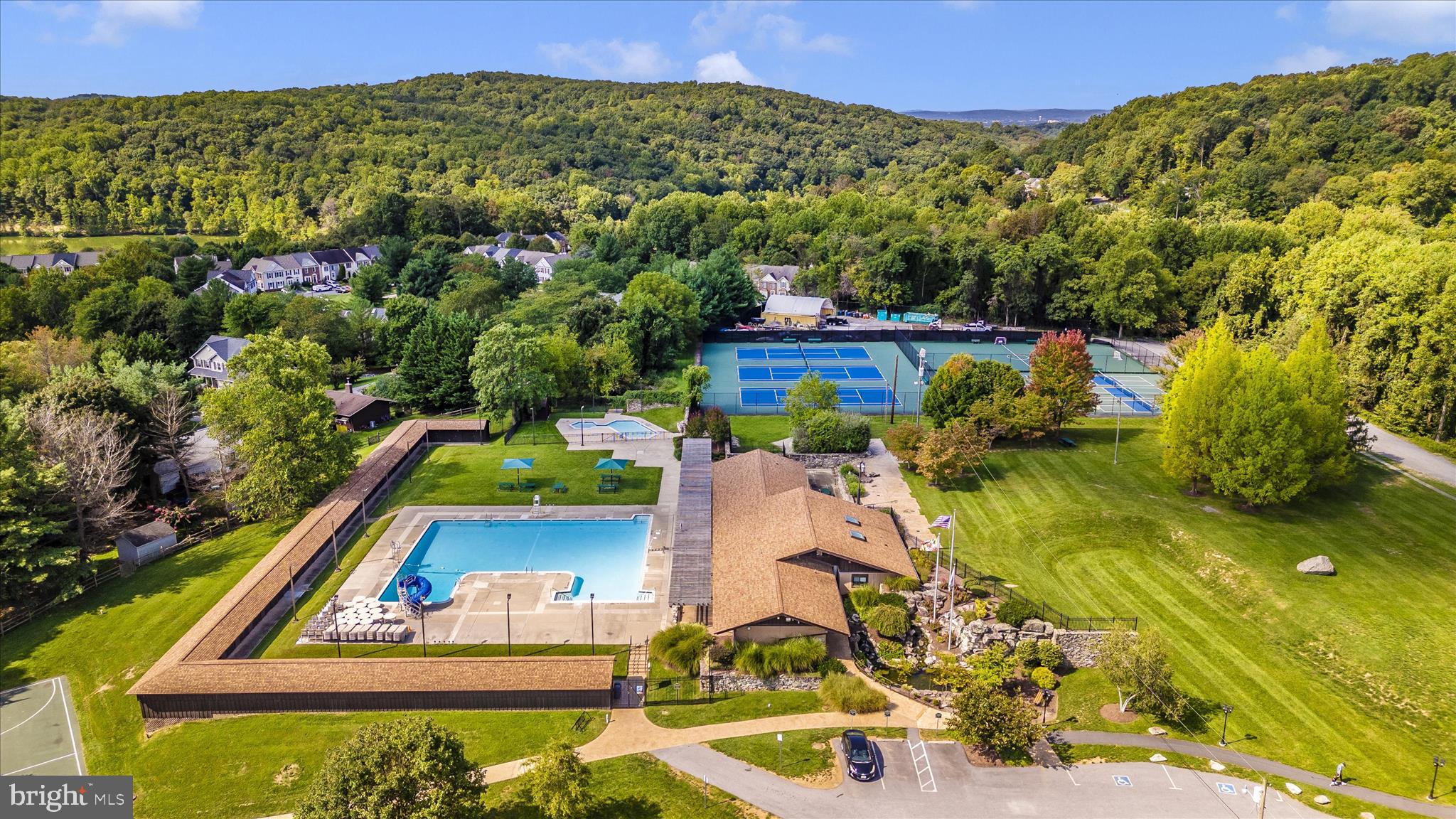 WOODRIDGE - Residential