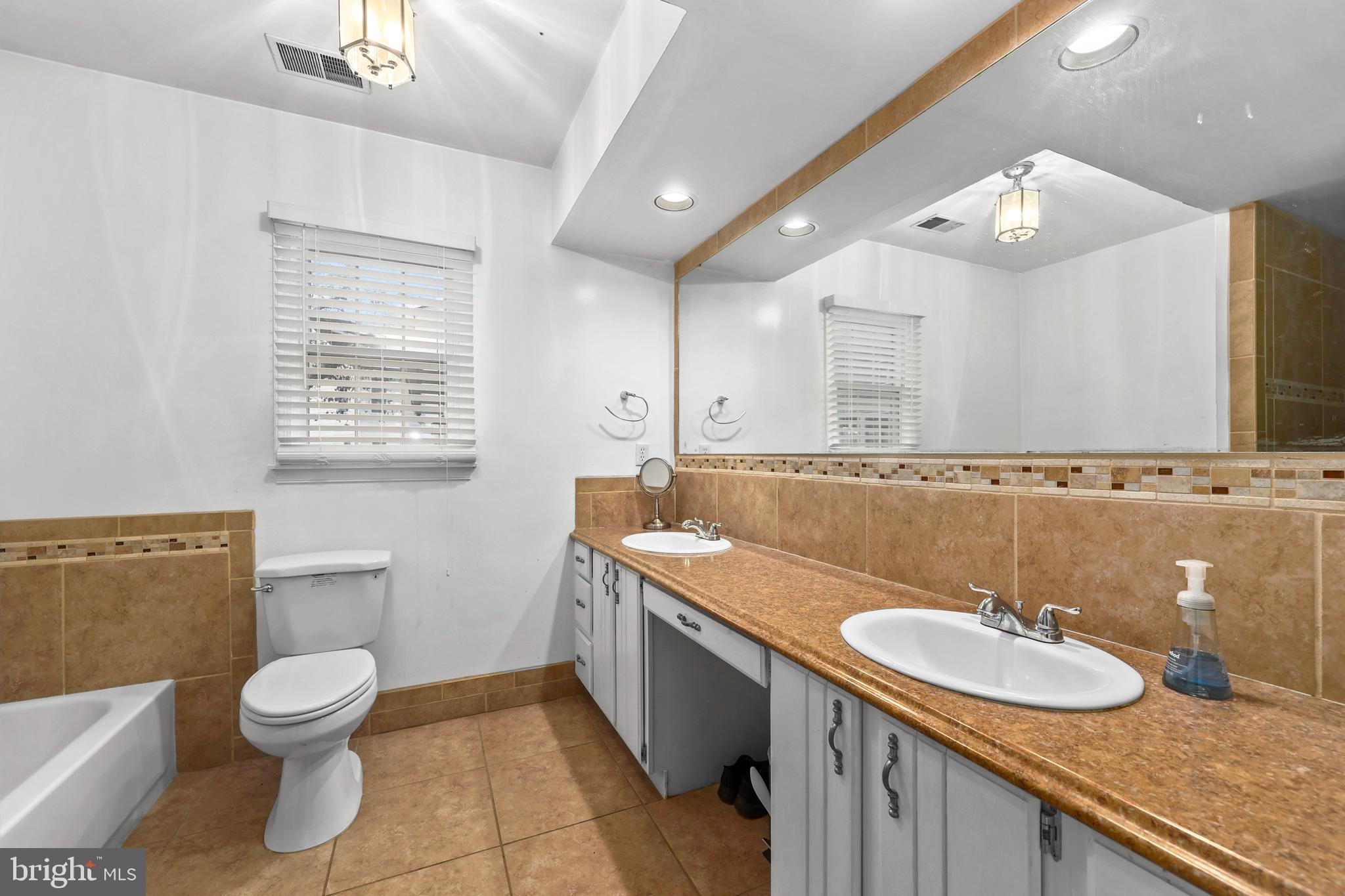 TOWN OF PURCELLVILLE - Residential