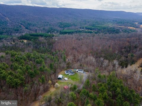 Homes For Sale - 1605 Paddys Run Road<br/> Shenandoah County, STAR TANNERY, VA 22654