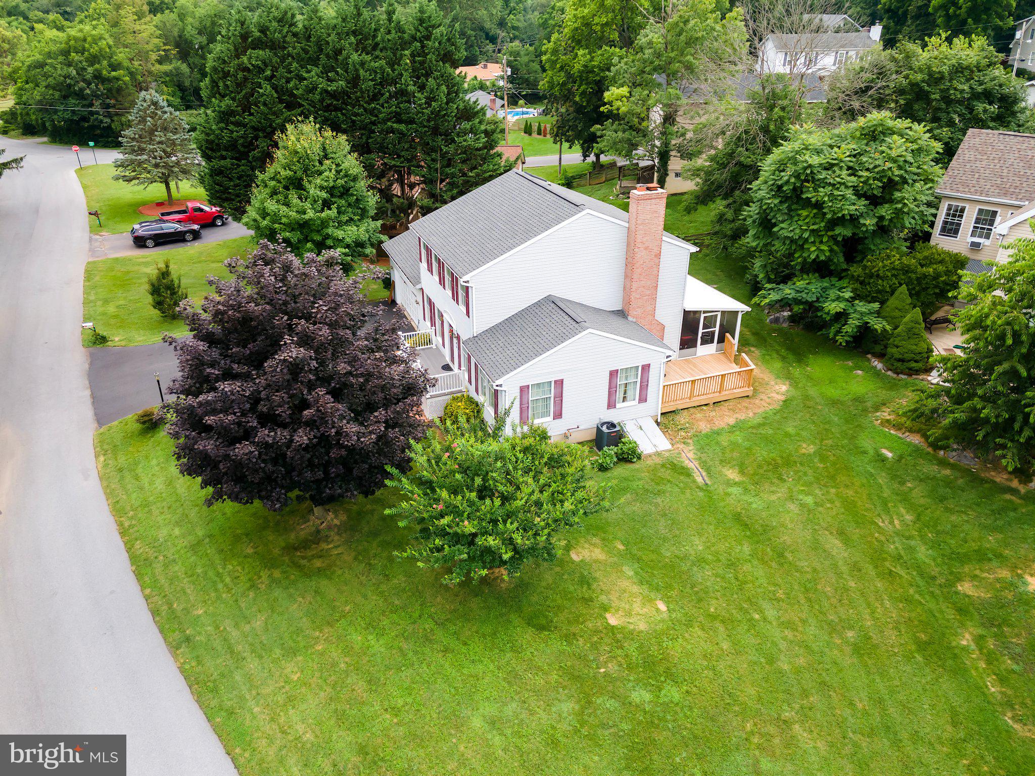 805 MULBERRY DRIVE