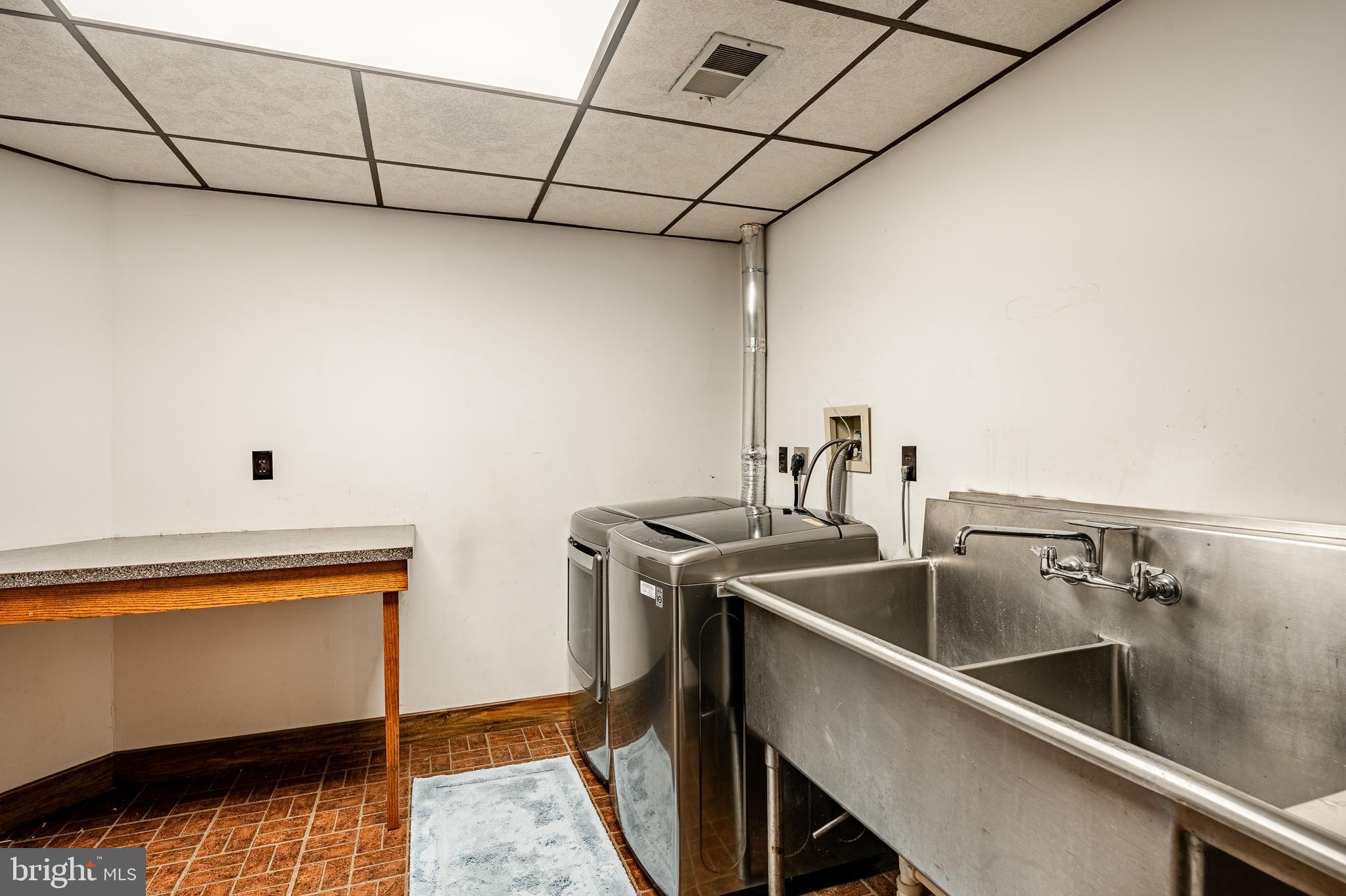 CHESHIRE HUNT - Residential