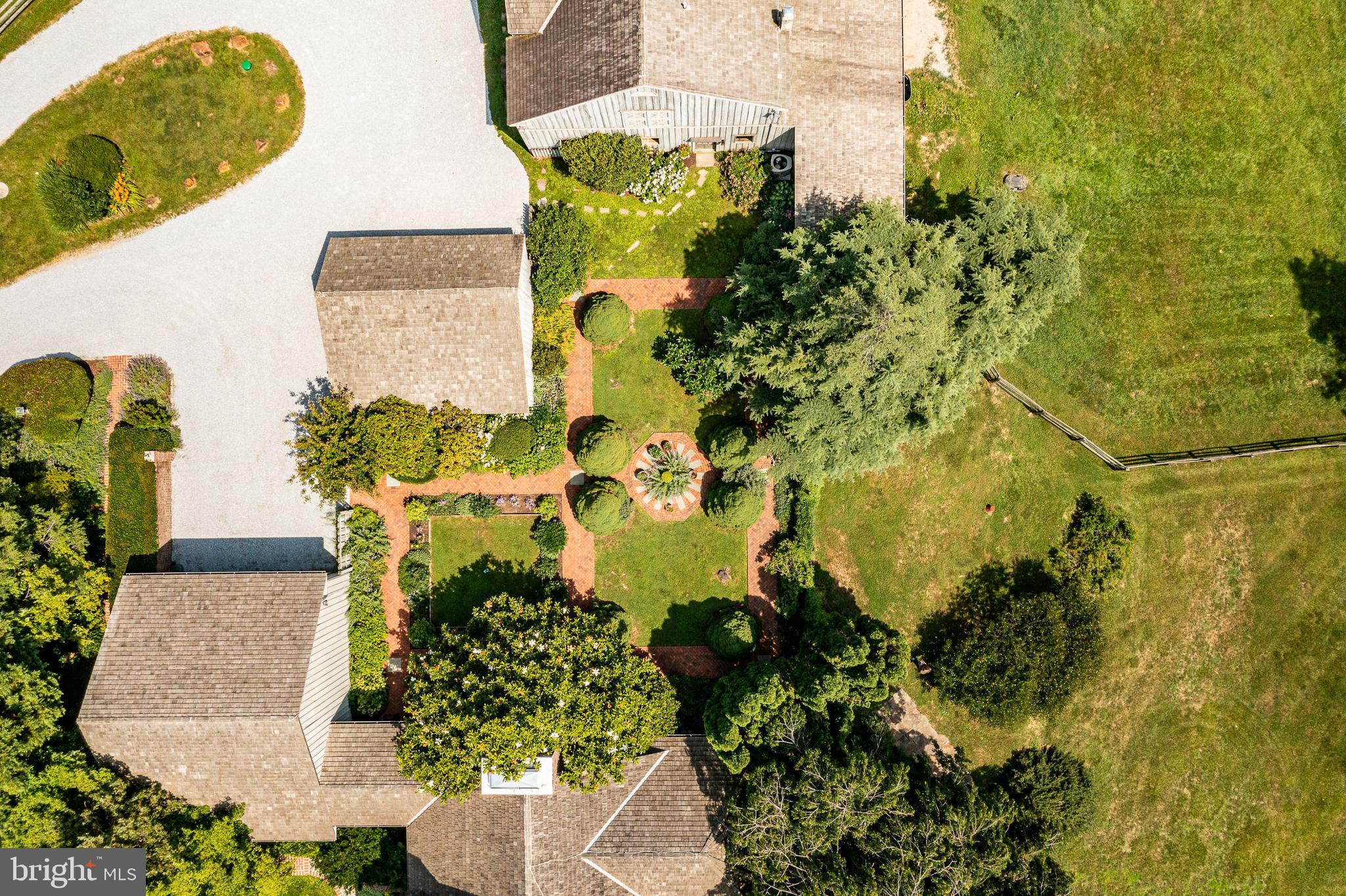 CHESHIRE HUNT - Residential