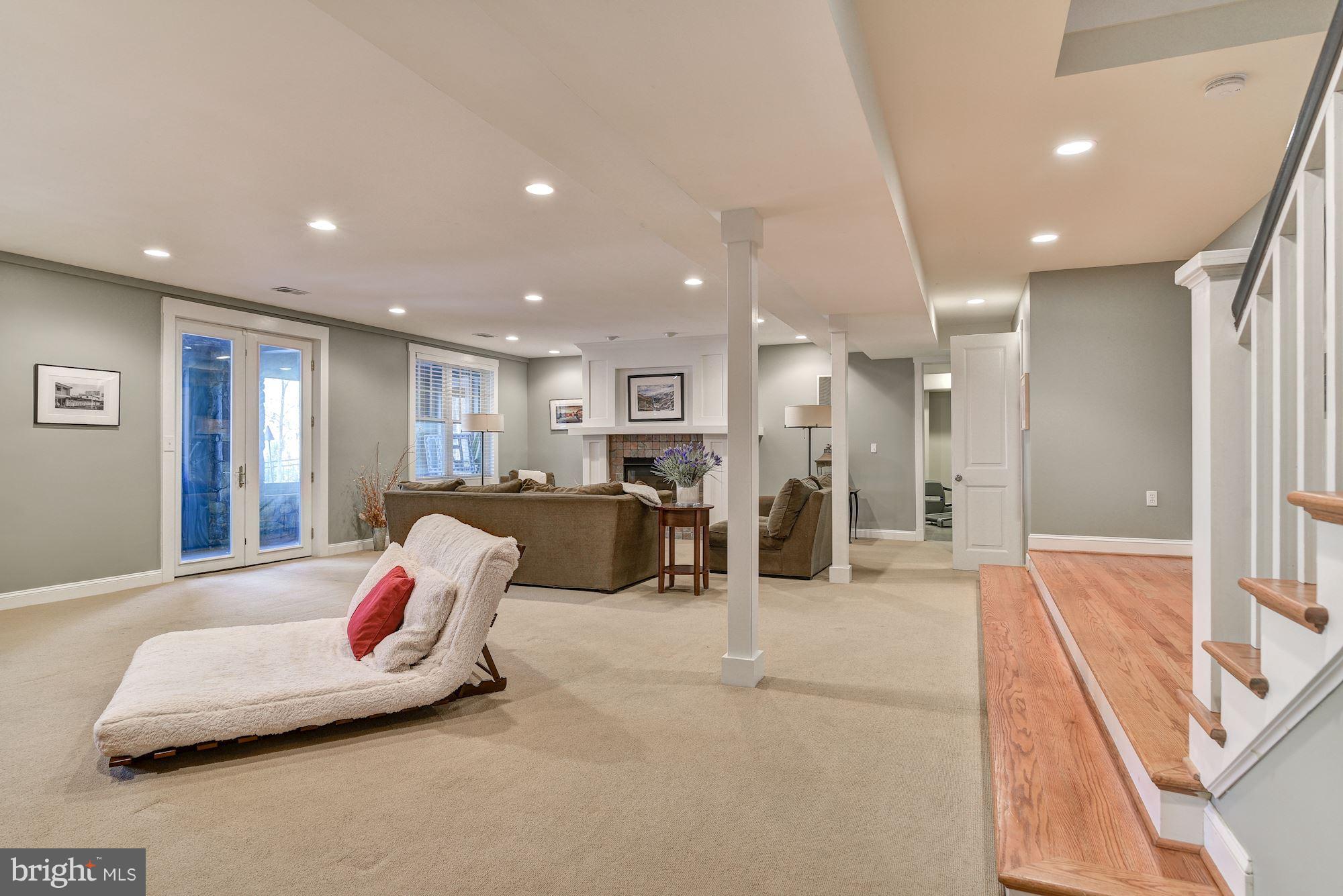 MERRY GO ROUND FARM - Residential