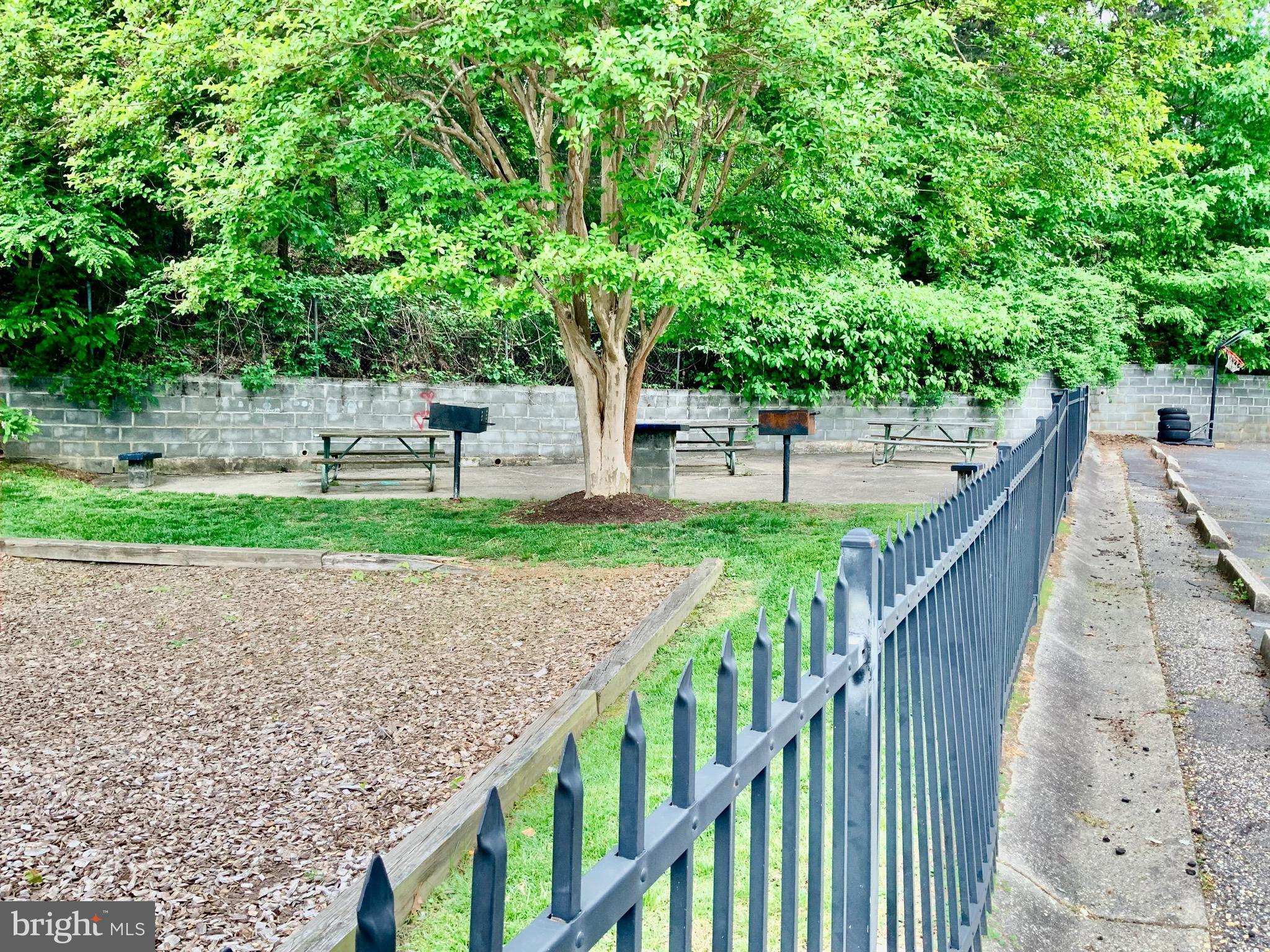 OLD TOWNE VILLAGE CONDOMINIUMS - Residential