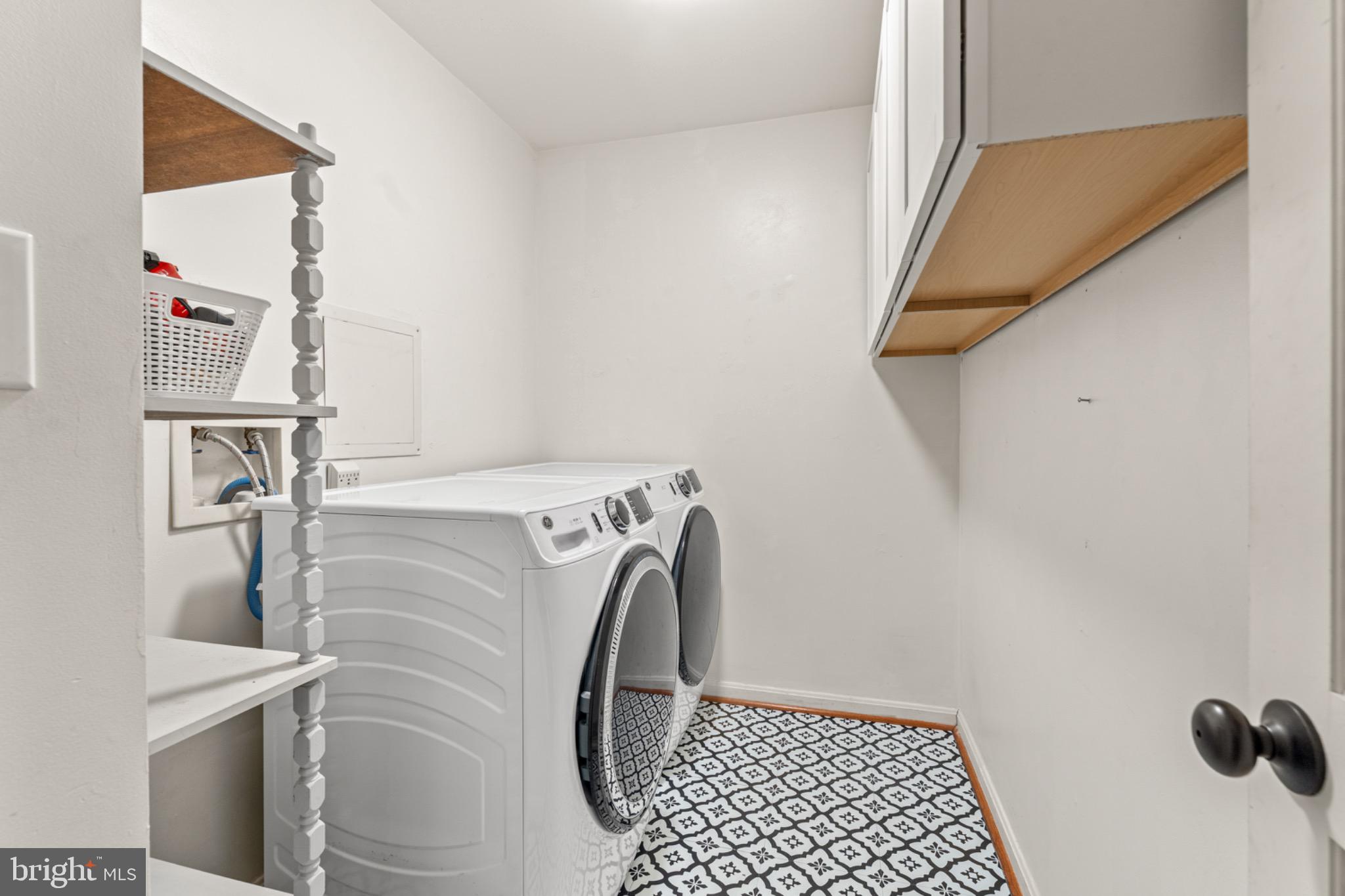 OAKMONT VILLAGE - Residential