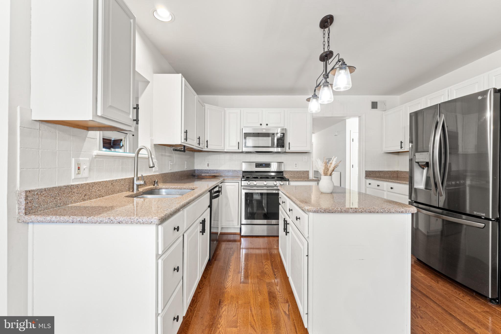 OAKMONT VILLAGE - Residential