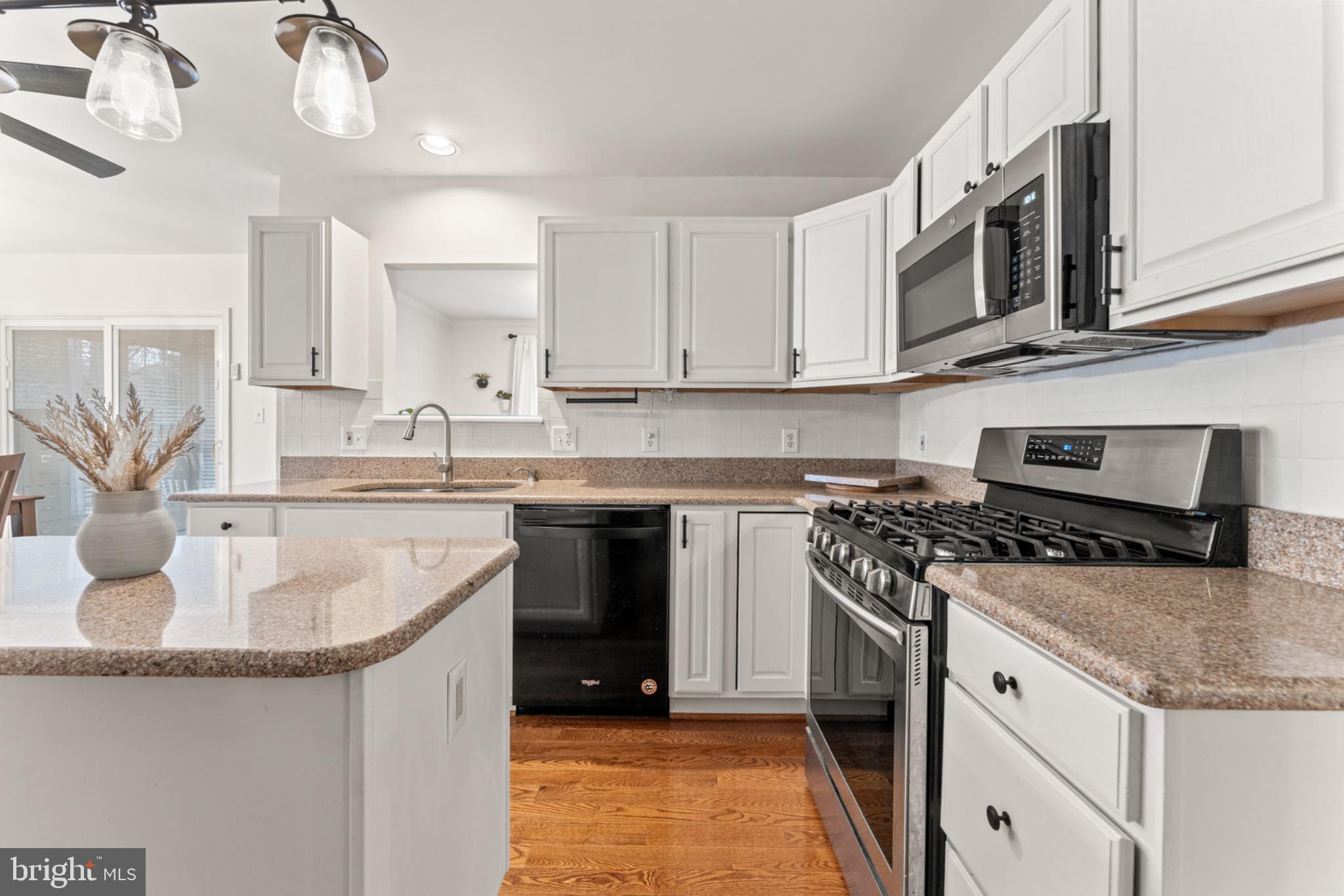 OAKMONT VILLAGE - Residential