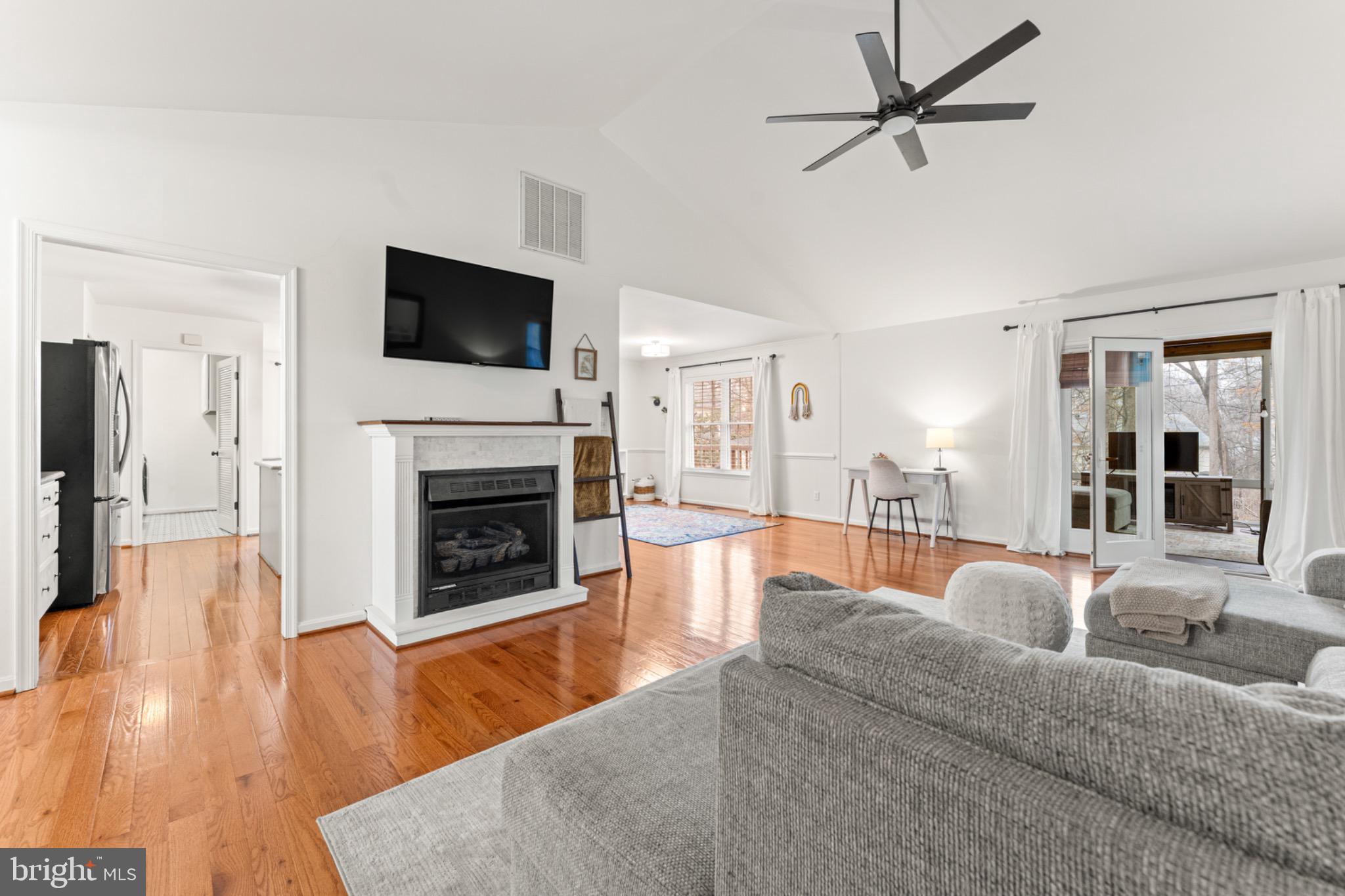 OAKMONT VILLAGE - Residential