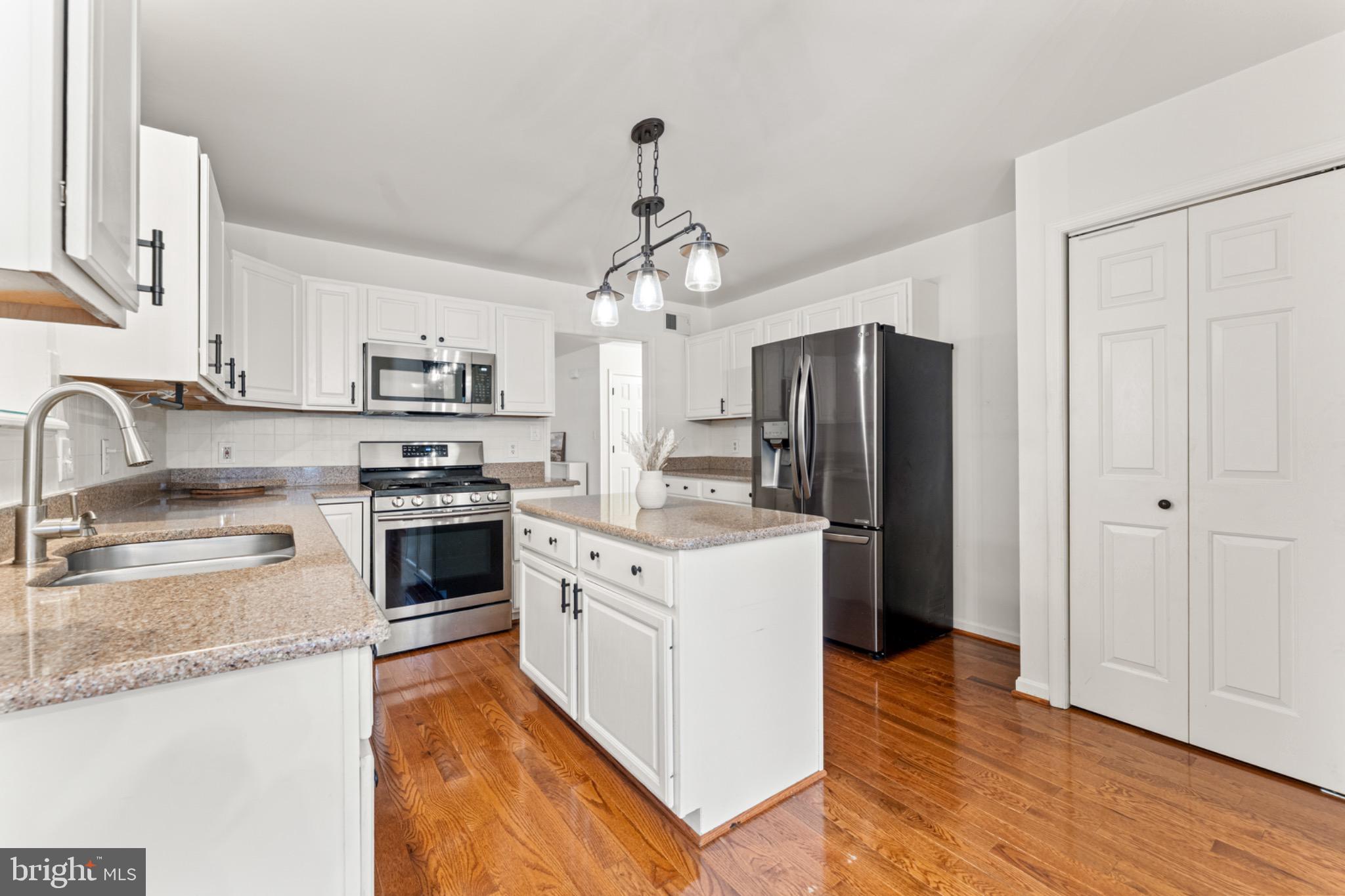 OAKMONT VILLAGE - Residential