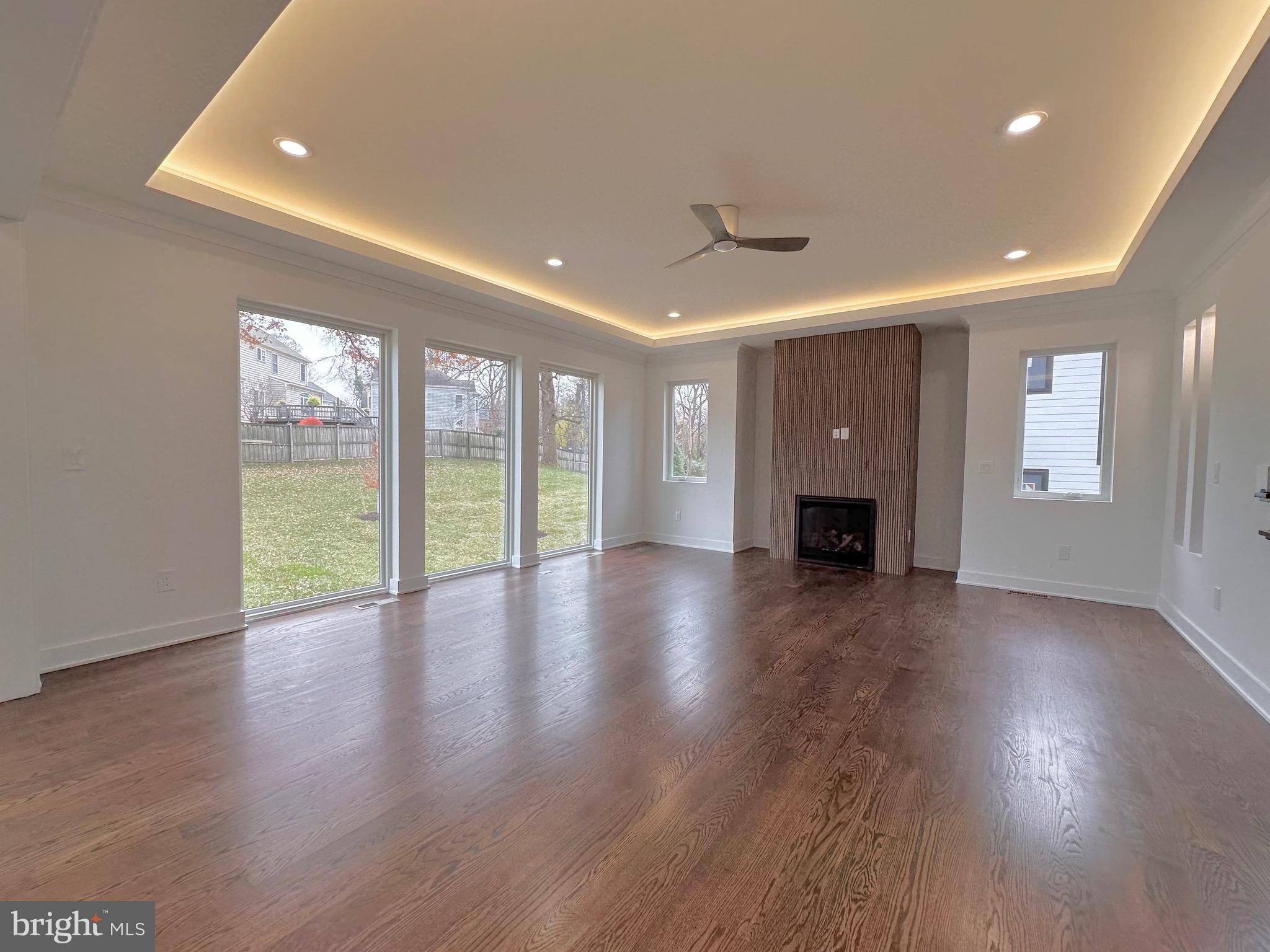 WOOD RUSSELL - Residential