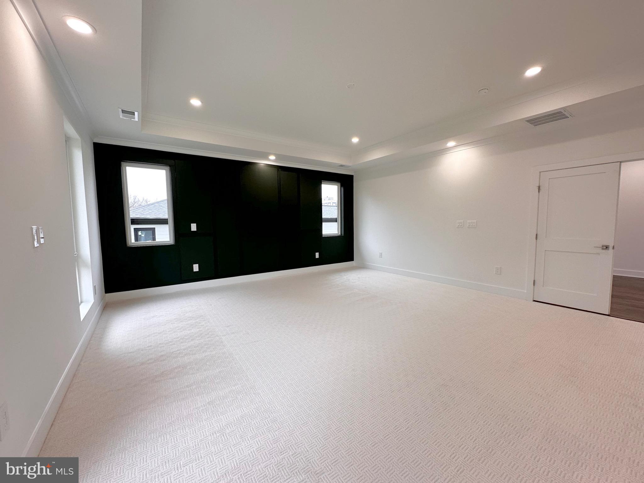 WOOD RUSSELL - Residential