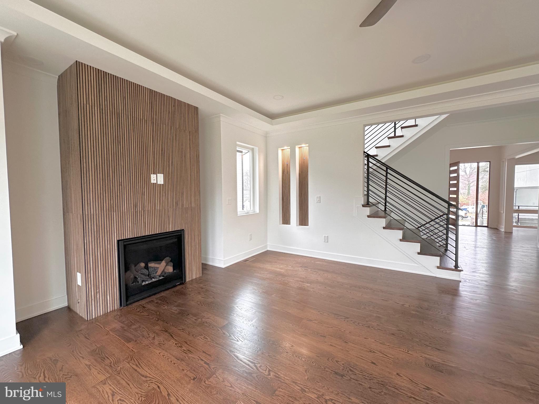 WOOD RUSSELL - Residential