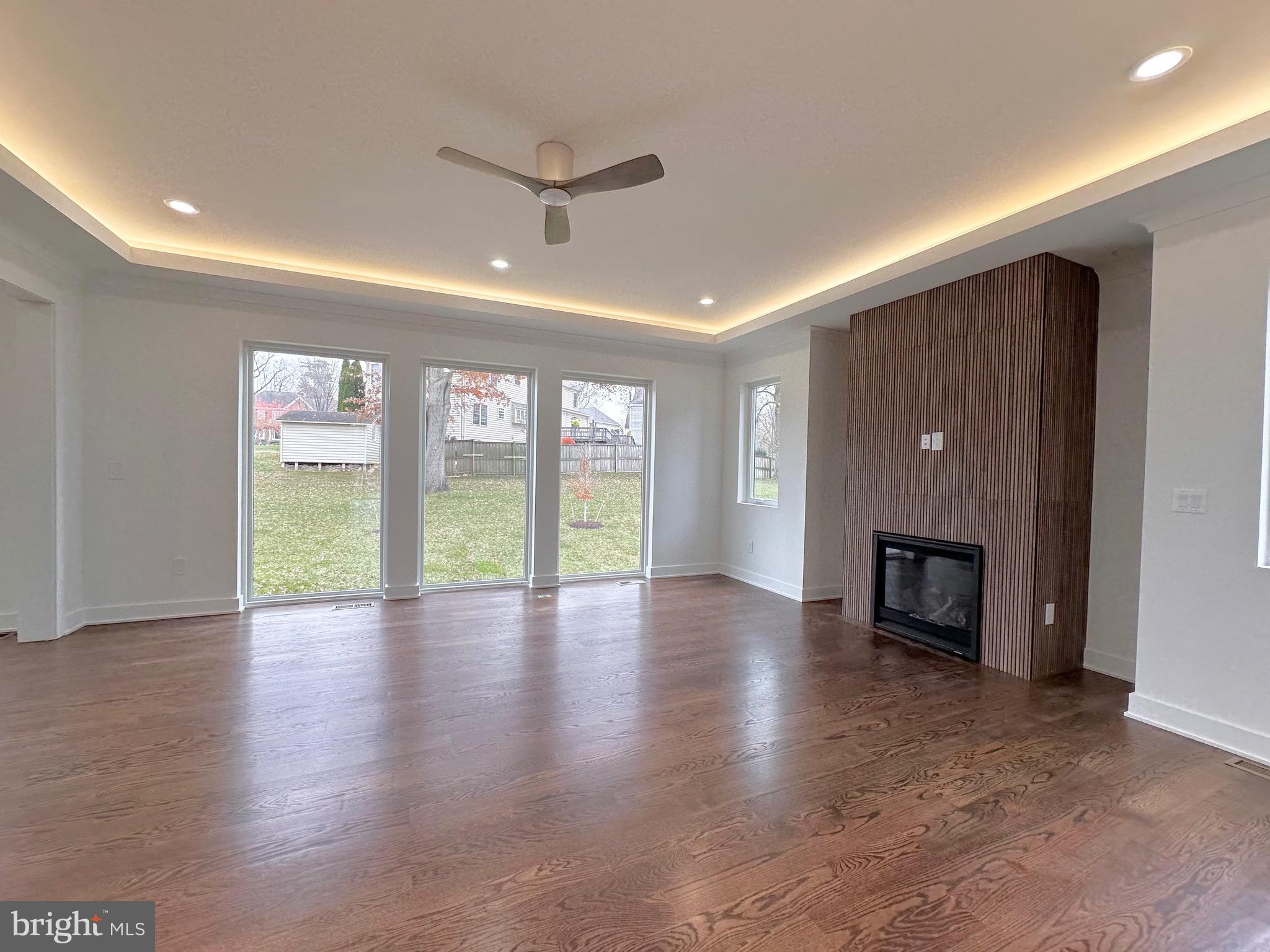 WOOD RUSSELL - Residential