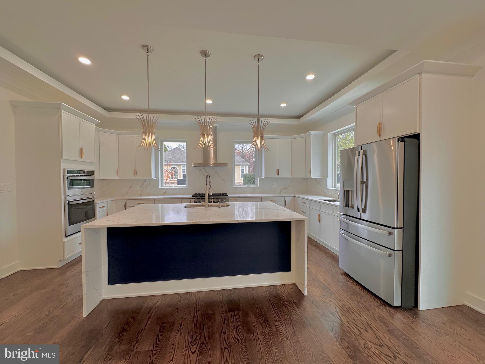 WOOD RUSSELL - Residential