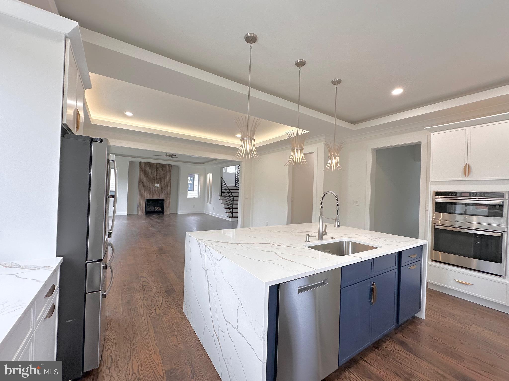 WOOD RUSSELL - Residential