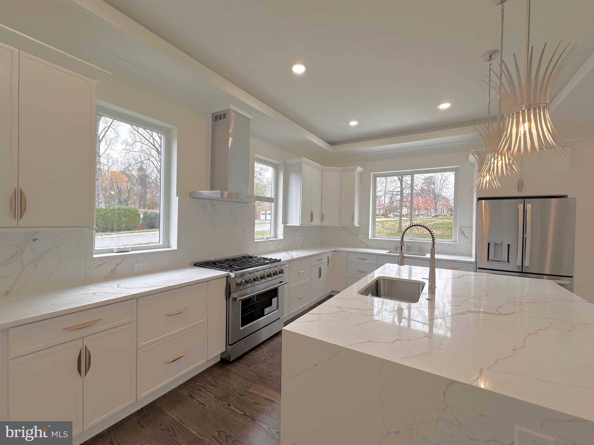 WOOD RUSSELL - Residential