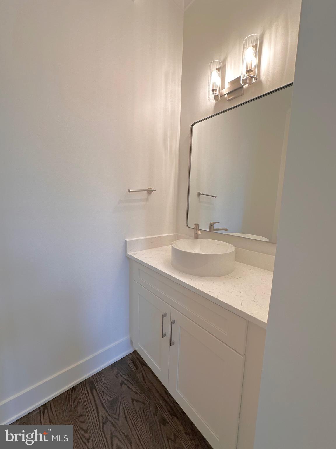 WOOD RUSSELL - Residential