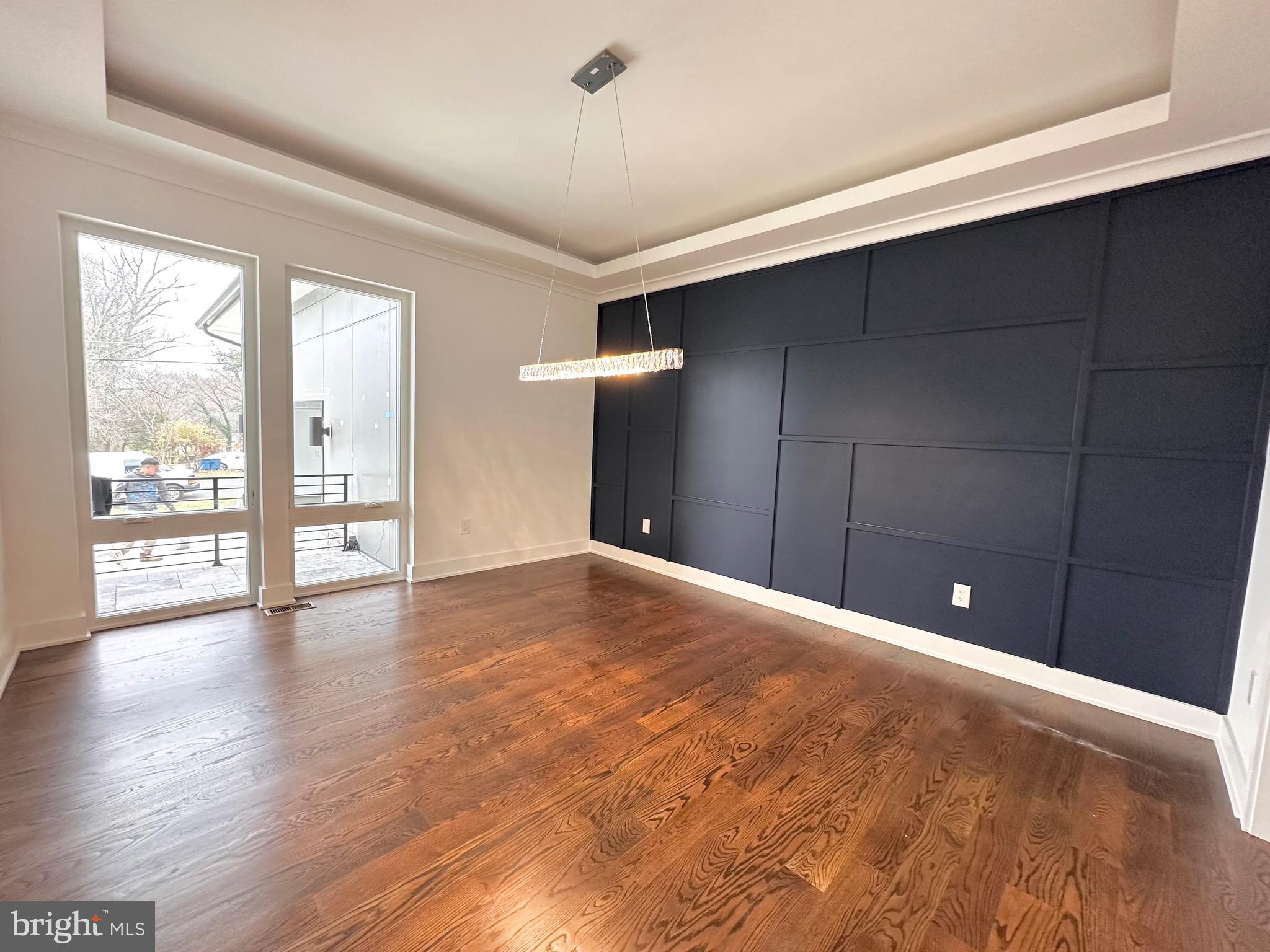 WOOD RUSSELL - Residential