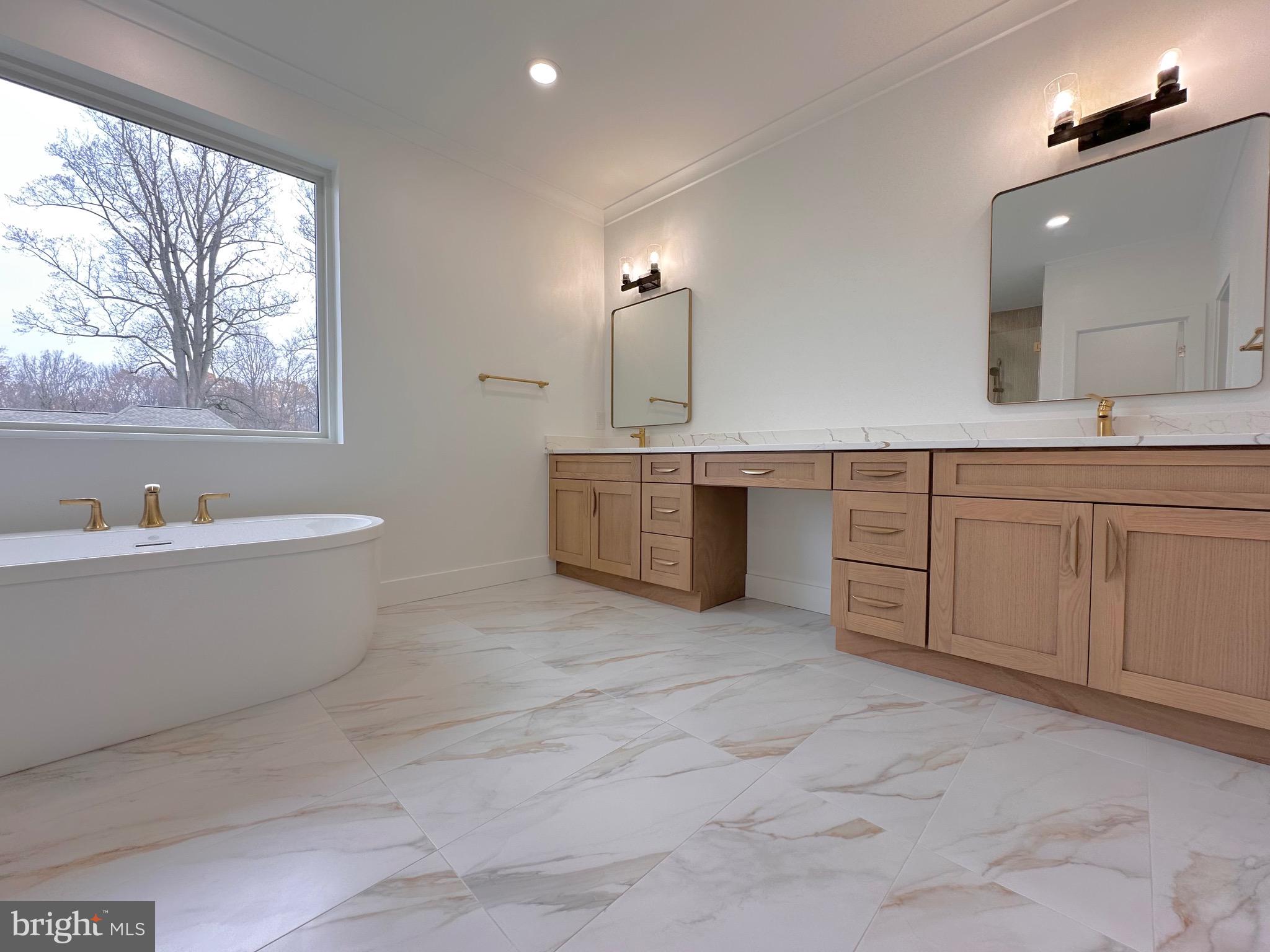 WOOD RUSSELL - Residential