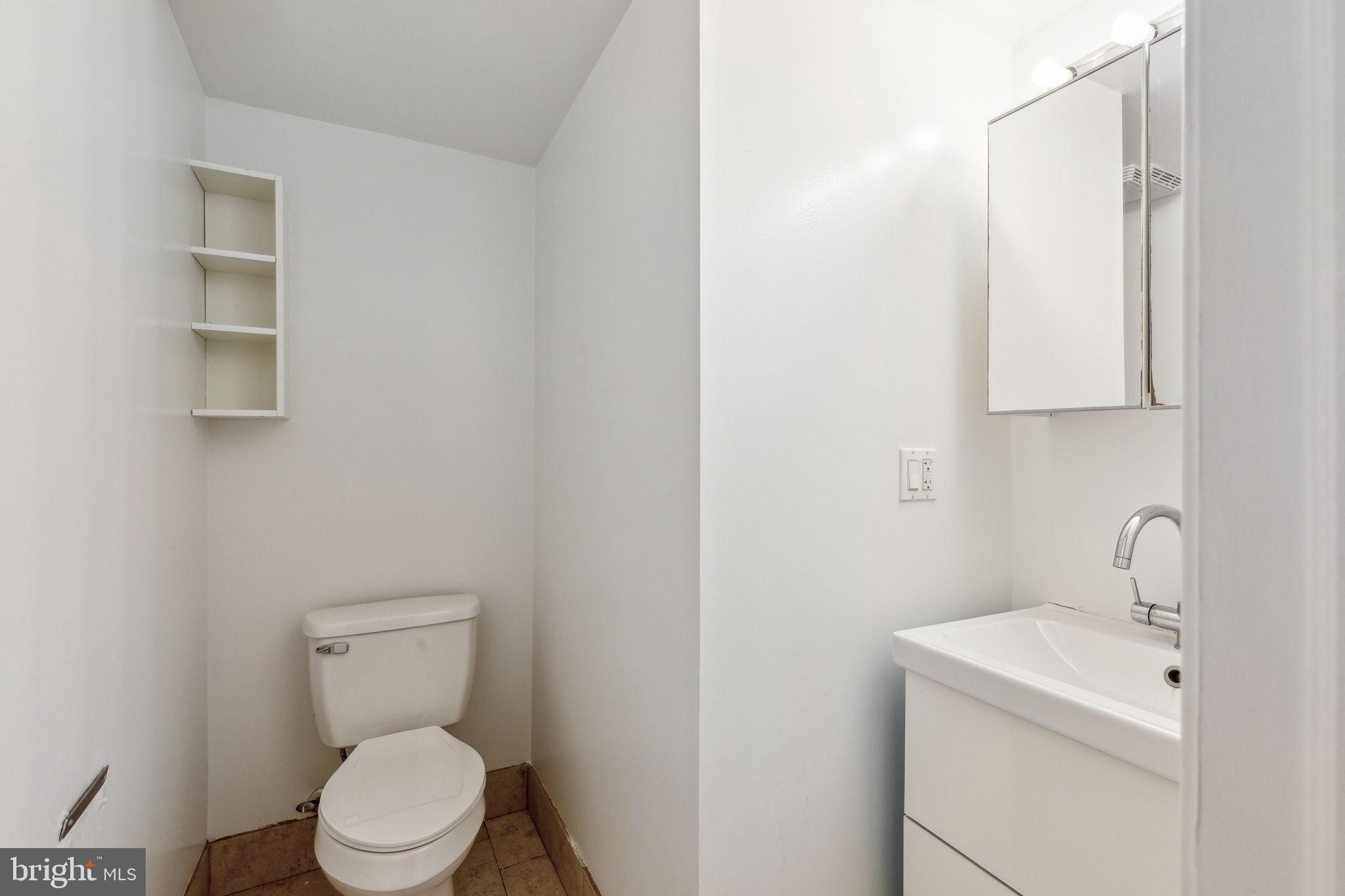 UNIVERSITY CITY - Residential Income