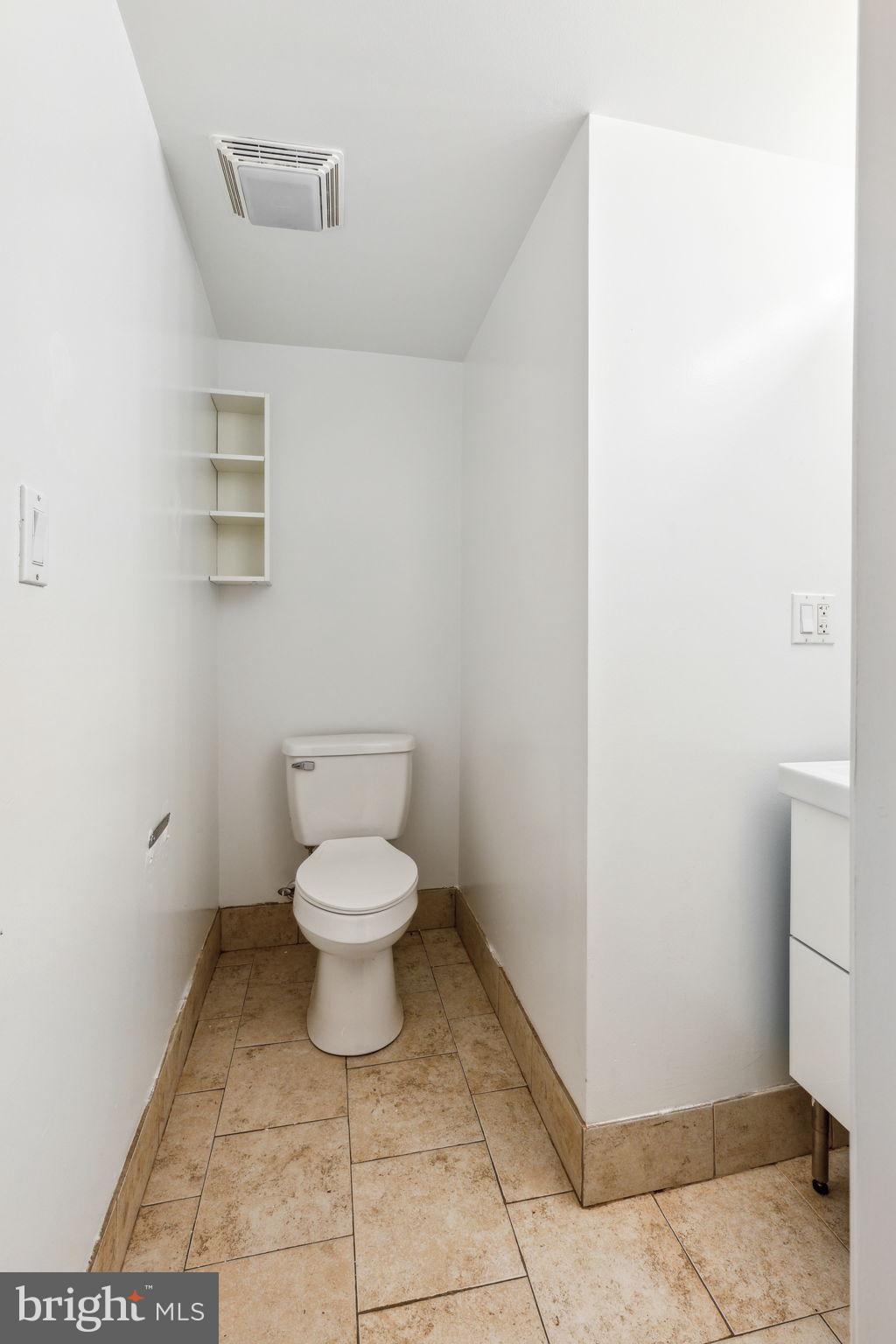 UNIVERSITY CITY - Residential Income