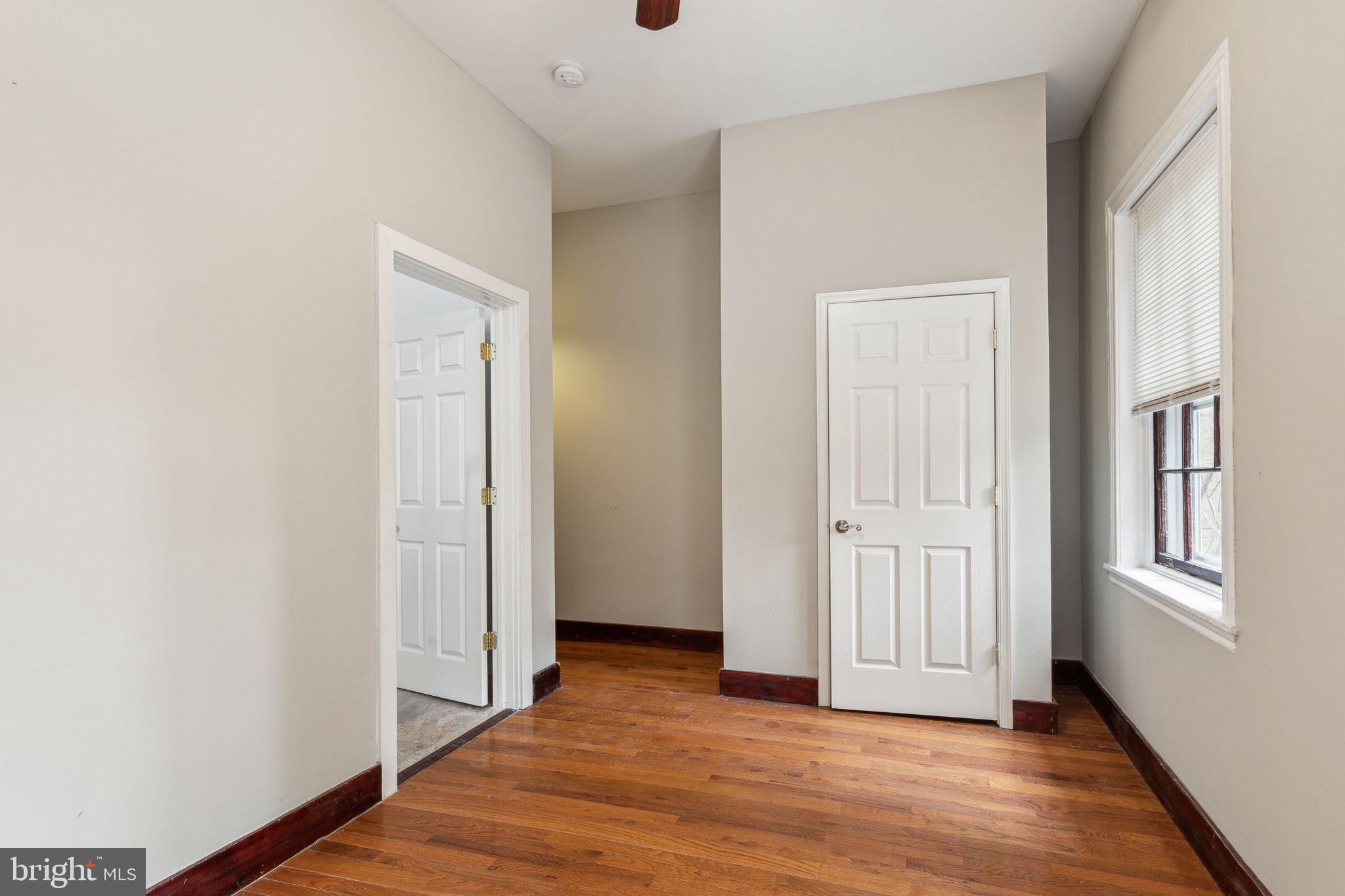 UNIVERSITY CITY - Residential Income