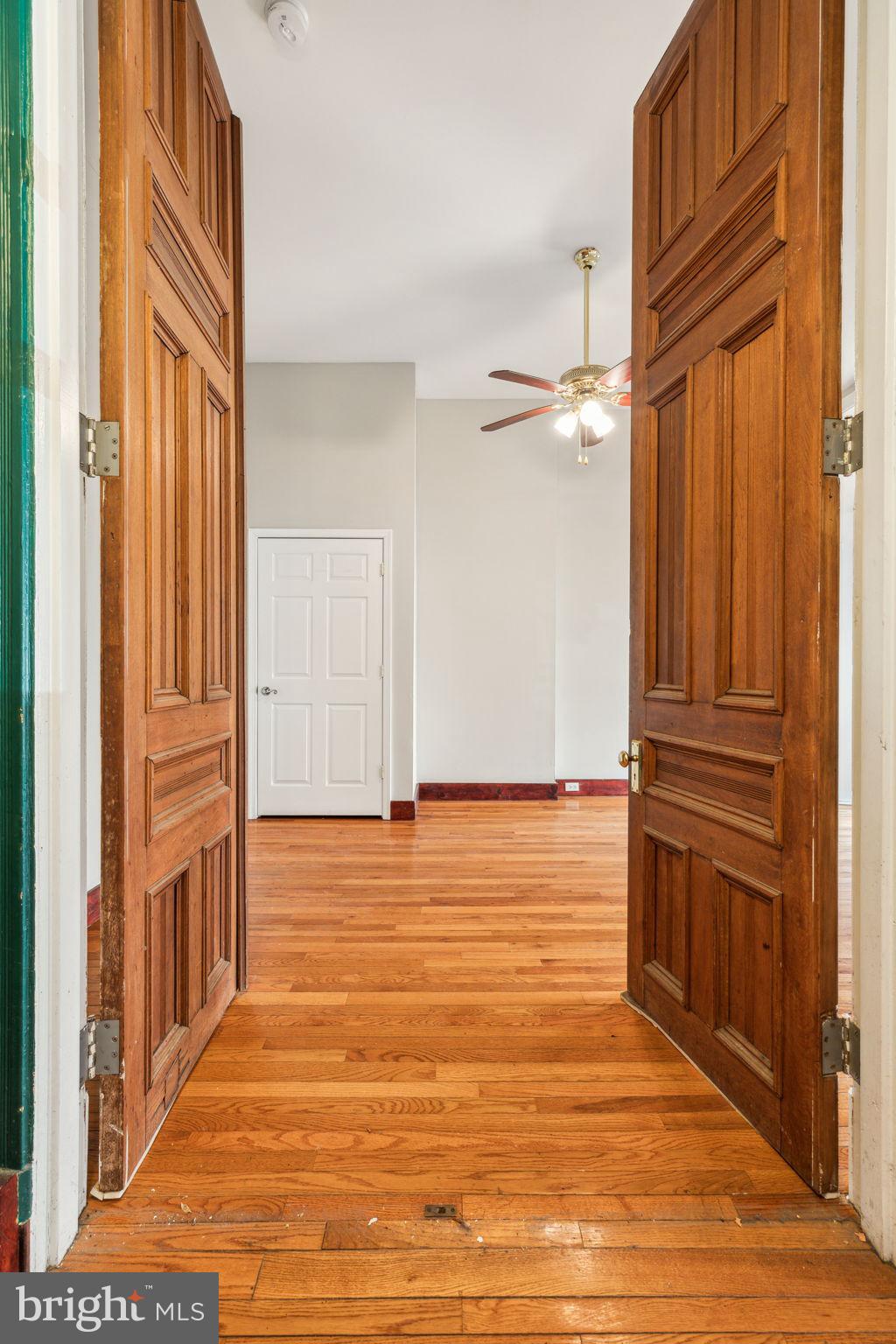 UNIVERSITY CITY - Residential Income