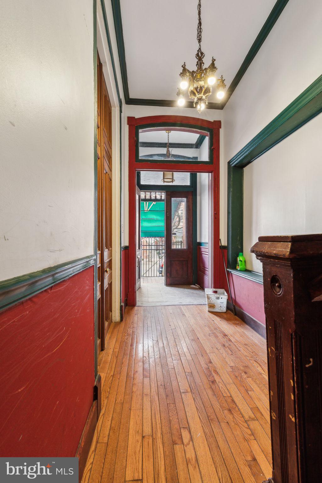 UNIVERSITY CITY - Residential Income