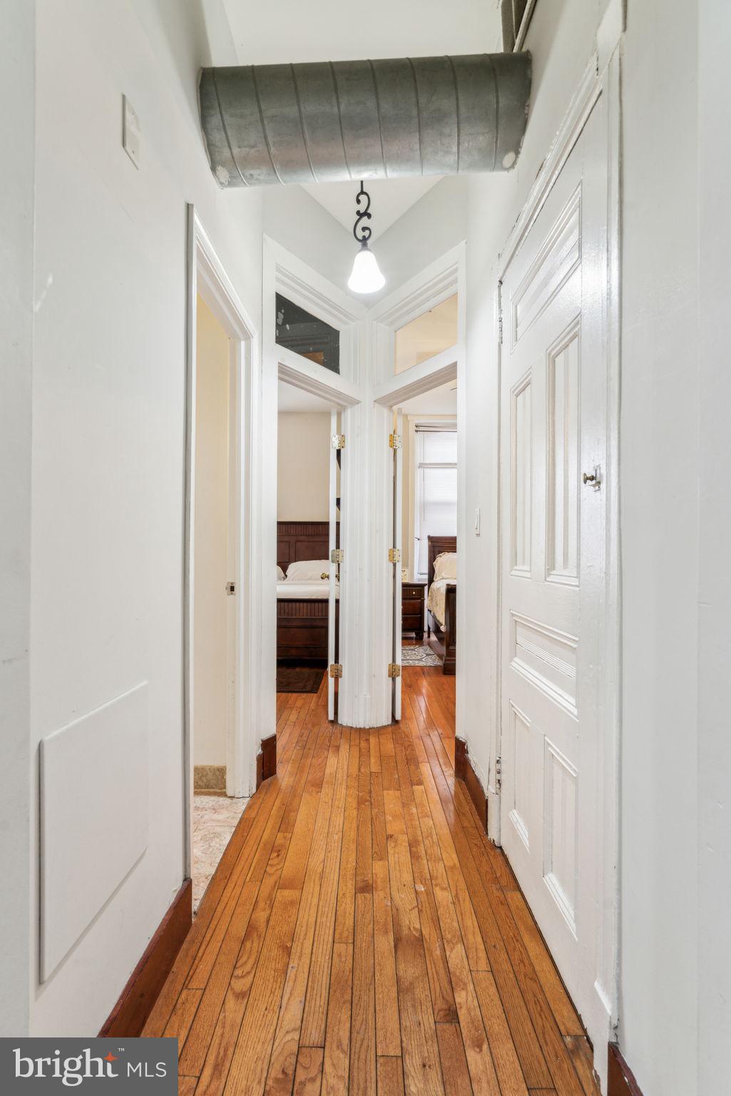 UNIVERSITY CITY - Residential Income