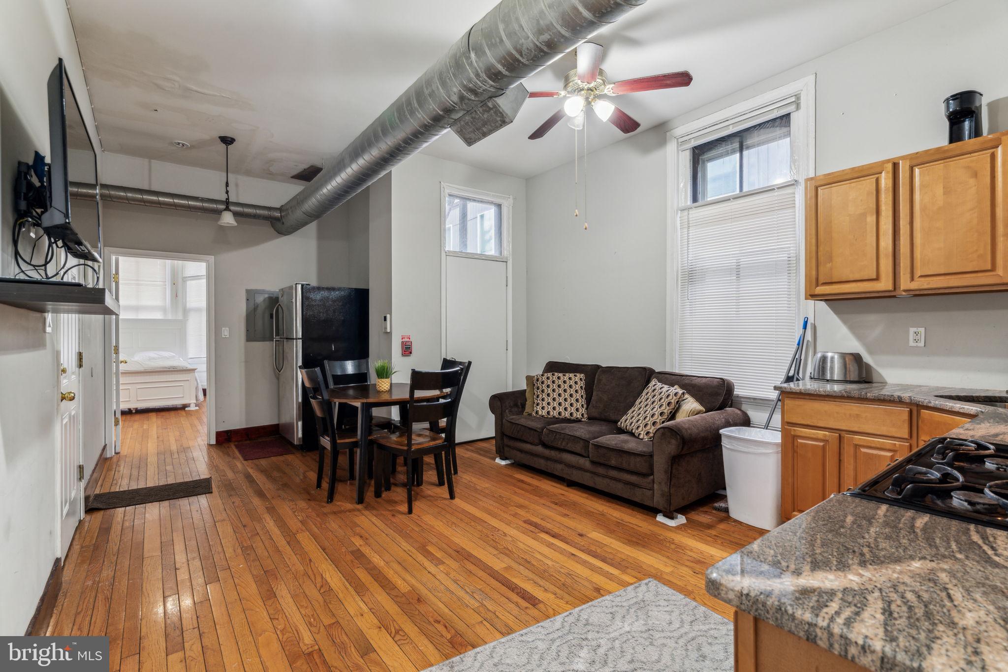 UNIVERSITY CITY - Residential Income