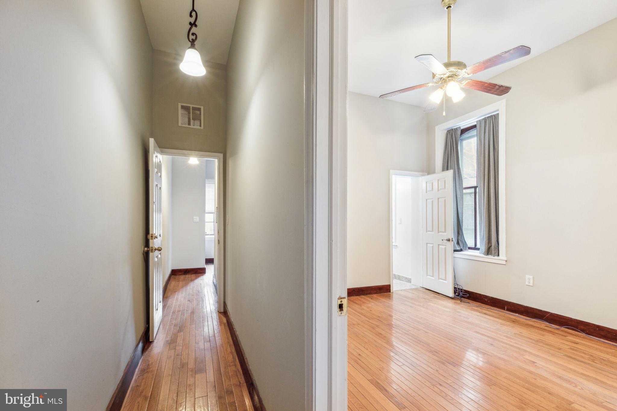 UNIVERSITY CITY - Residential Income