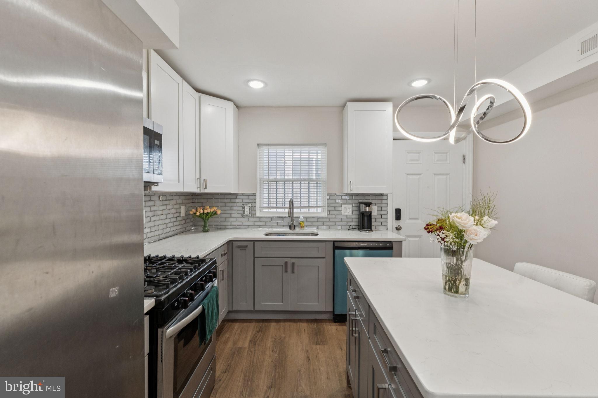 LOWER MOYAMENSING - Residential