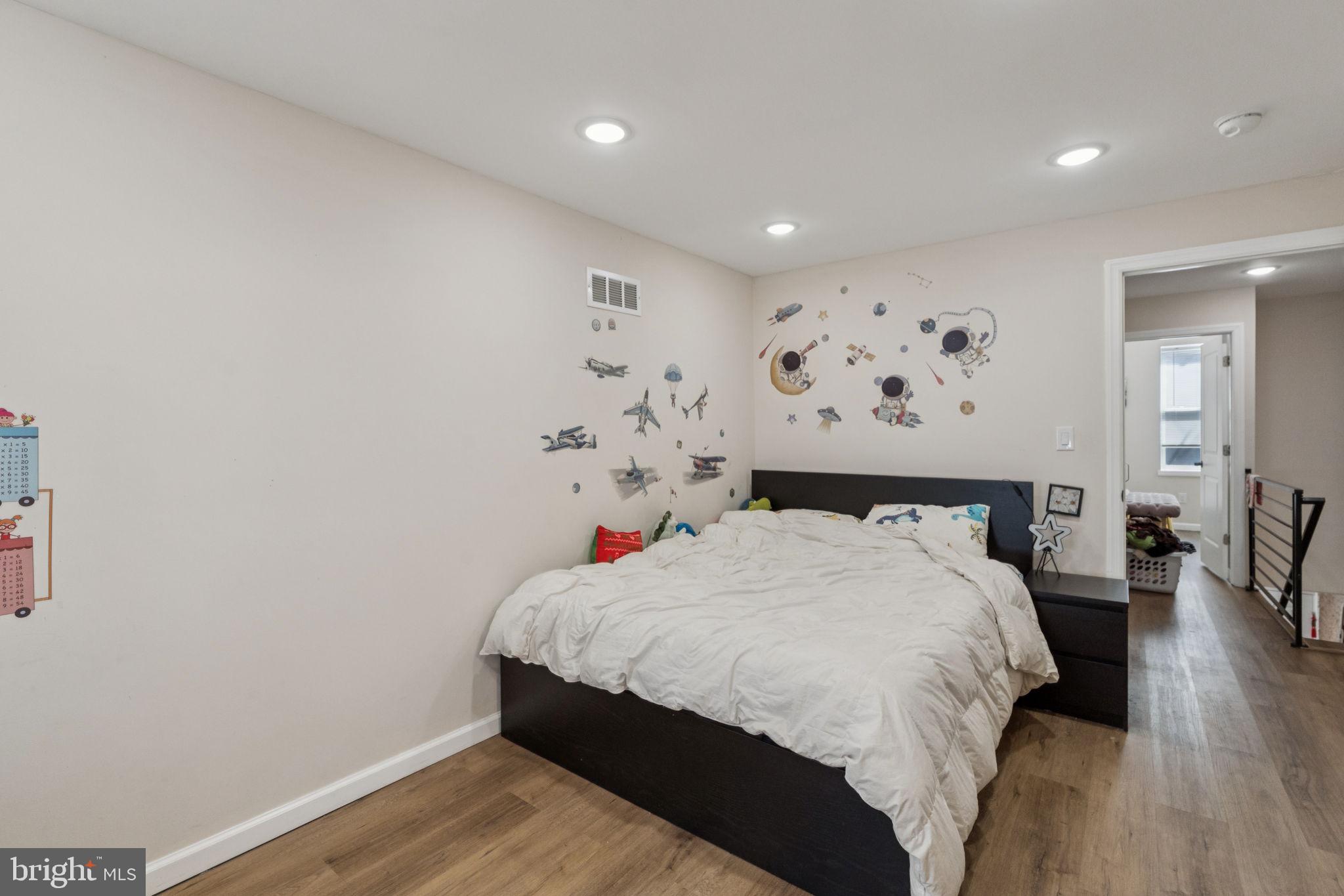 LOWER MOYAMENSING - Residential