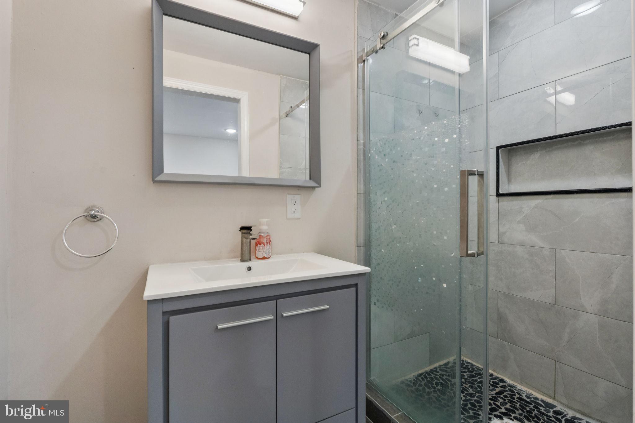 LOWER MOYAMENSING - Residential